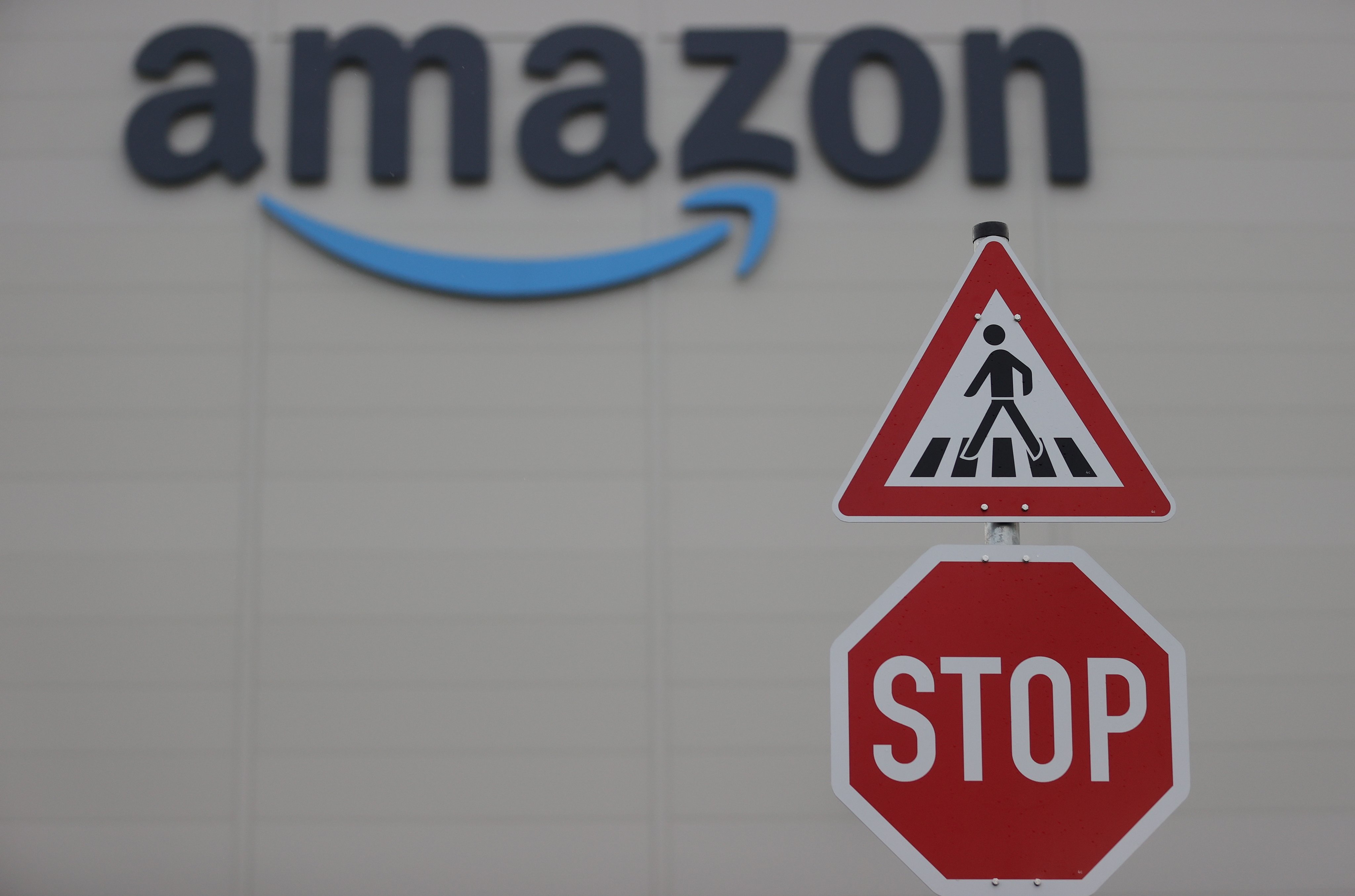 Some Chinese merchants say they have been asked by Amazon to stop offering products at a cheaper price on Temu. Photo: EPA-EFE