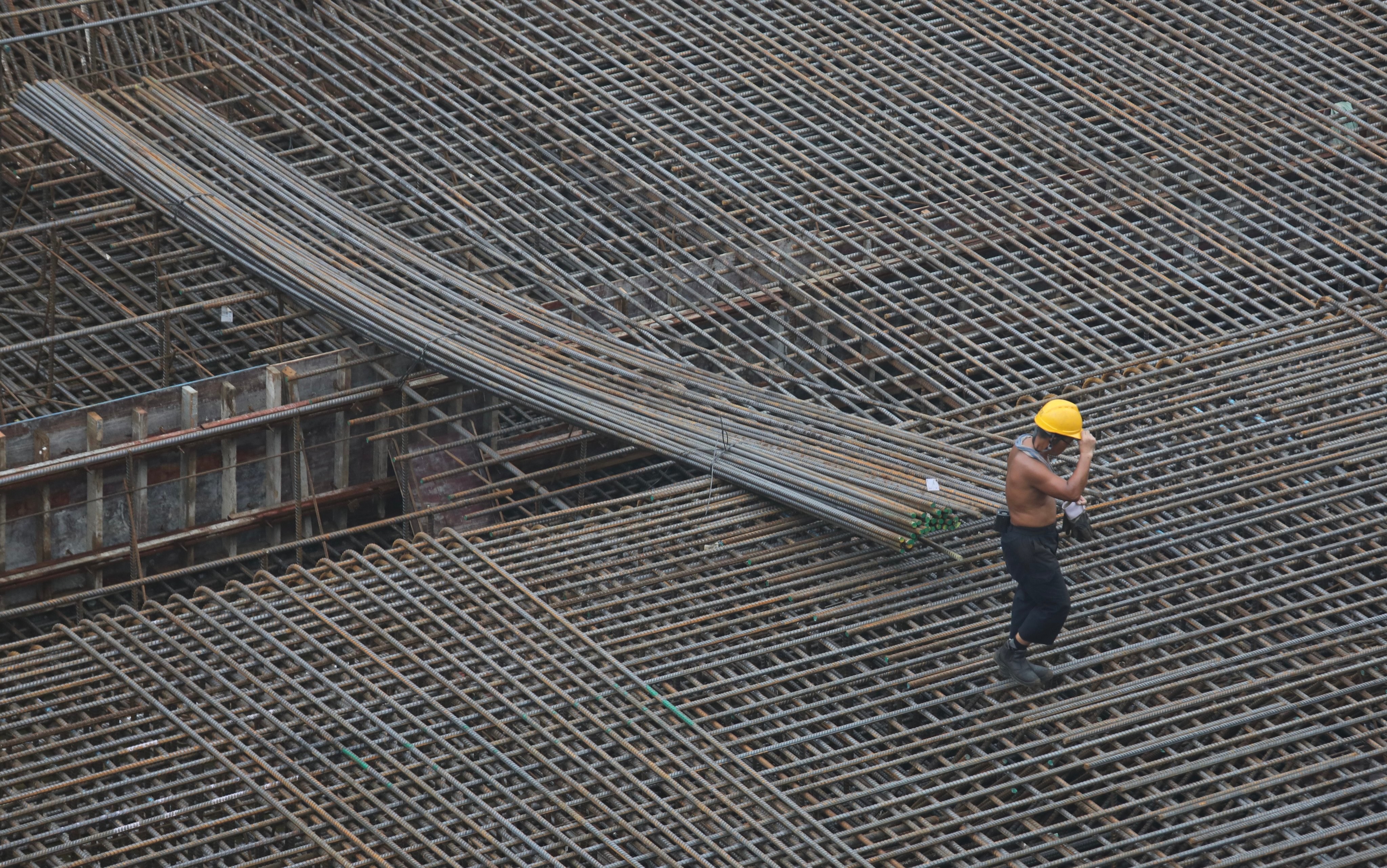 Unionists say severe wage arrears are plaguing the construction sector and the situation may worsen at the end of the year. Photo: Xiaomei Chen