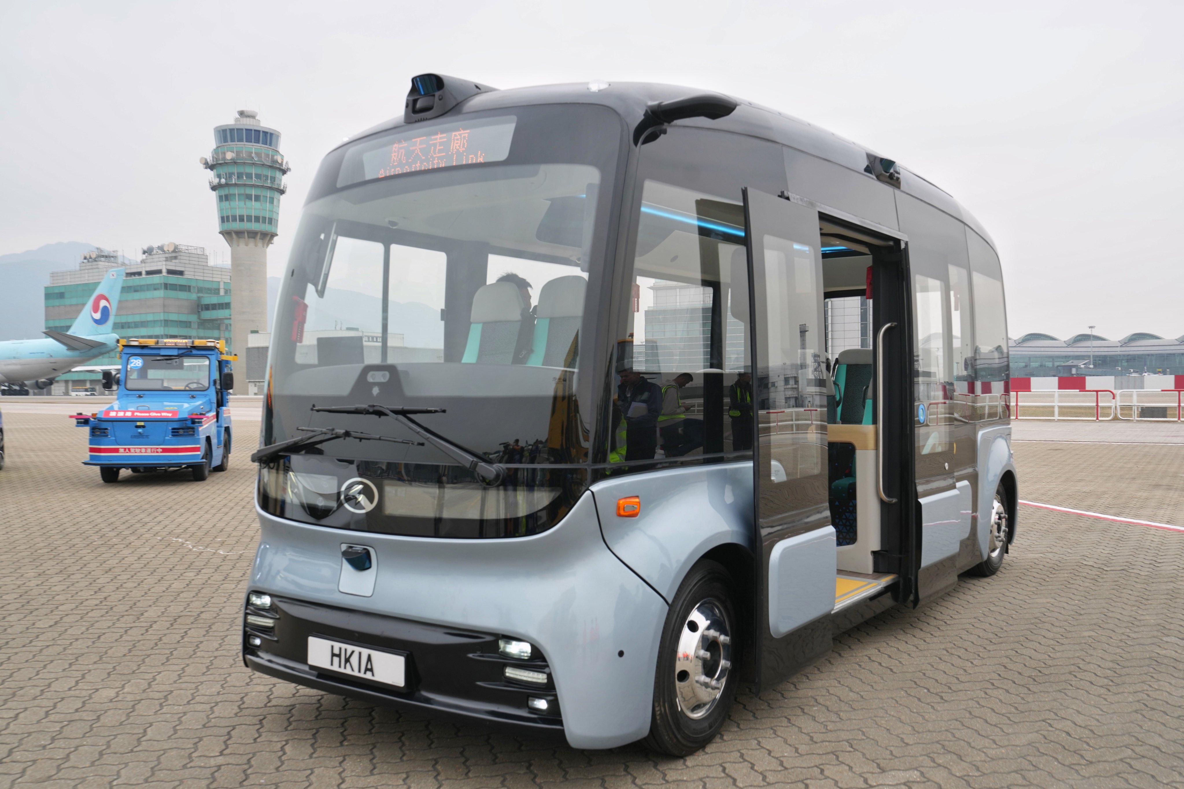 A new autonomous vehicle that is being used at Hong Kong International Airport. Photo: Elson Li