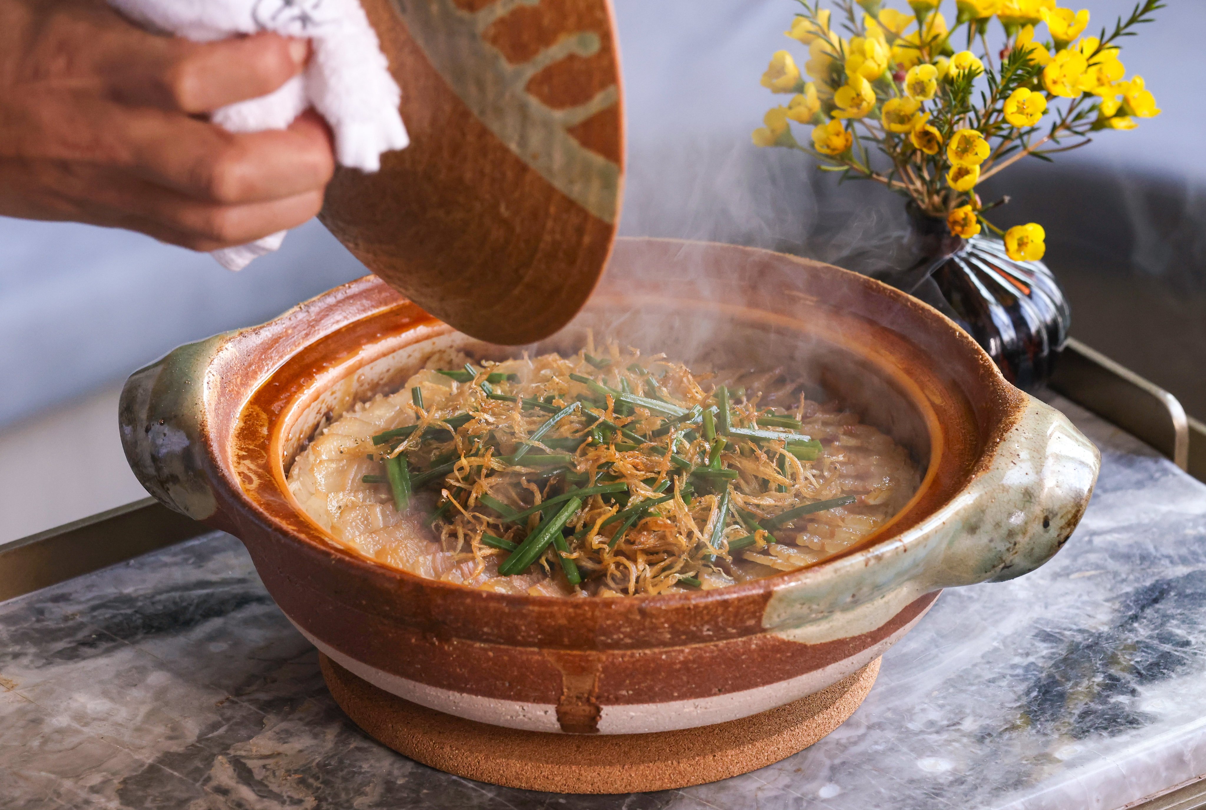 Anything cooked in a clay pot is sure to keep you – and the food – warm. Photo: Jonathan Wong