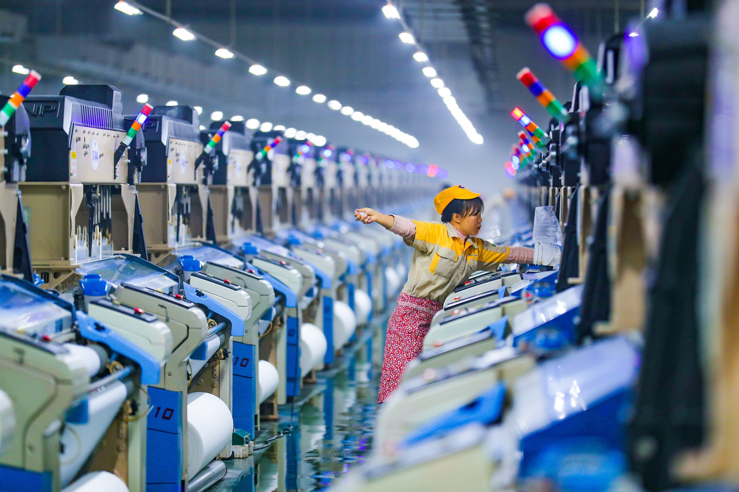 A textile workshop in Luzhou, in southwest Sichuan province. Chinese companies continued to post a decline in profit in November. Photo: Xinhua