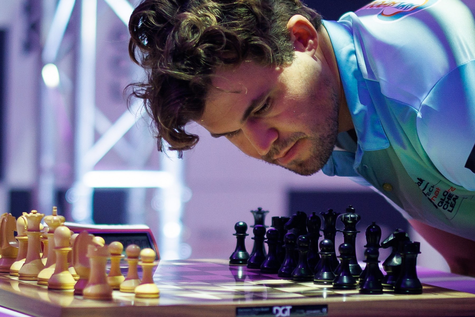 Magnus Carlsen, seen here before a match against Viswanathan Anand in the Global Chess League Season 2, says he had a lunch meeting before the New York round and had to change quickly. Photo: EPA-EFE