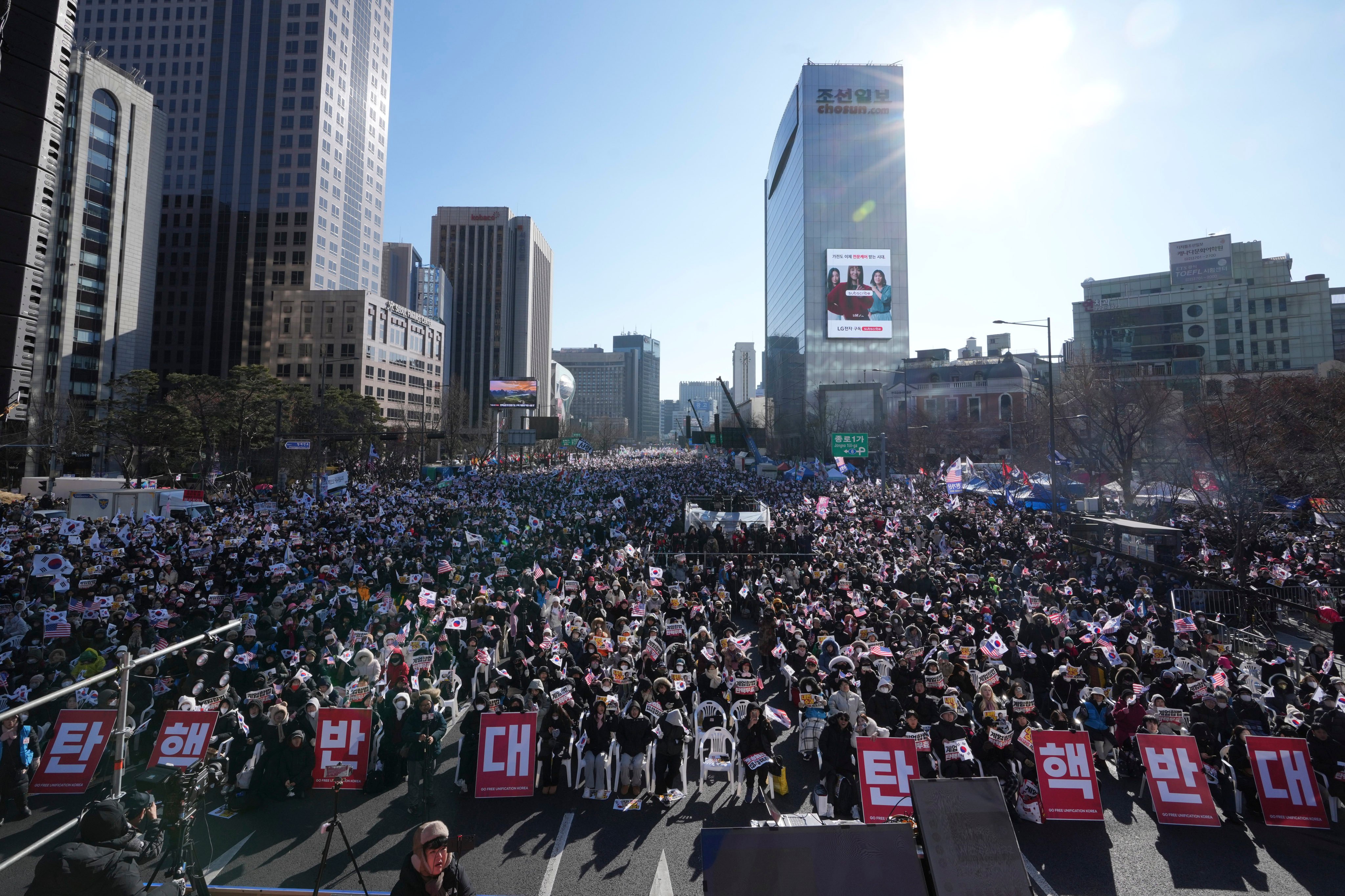 Supporters of impeached South Korean President Yoon Suk-yeol stage a rally in Seoul on Saturday. Photo: AP