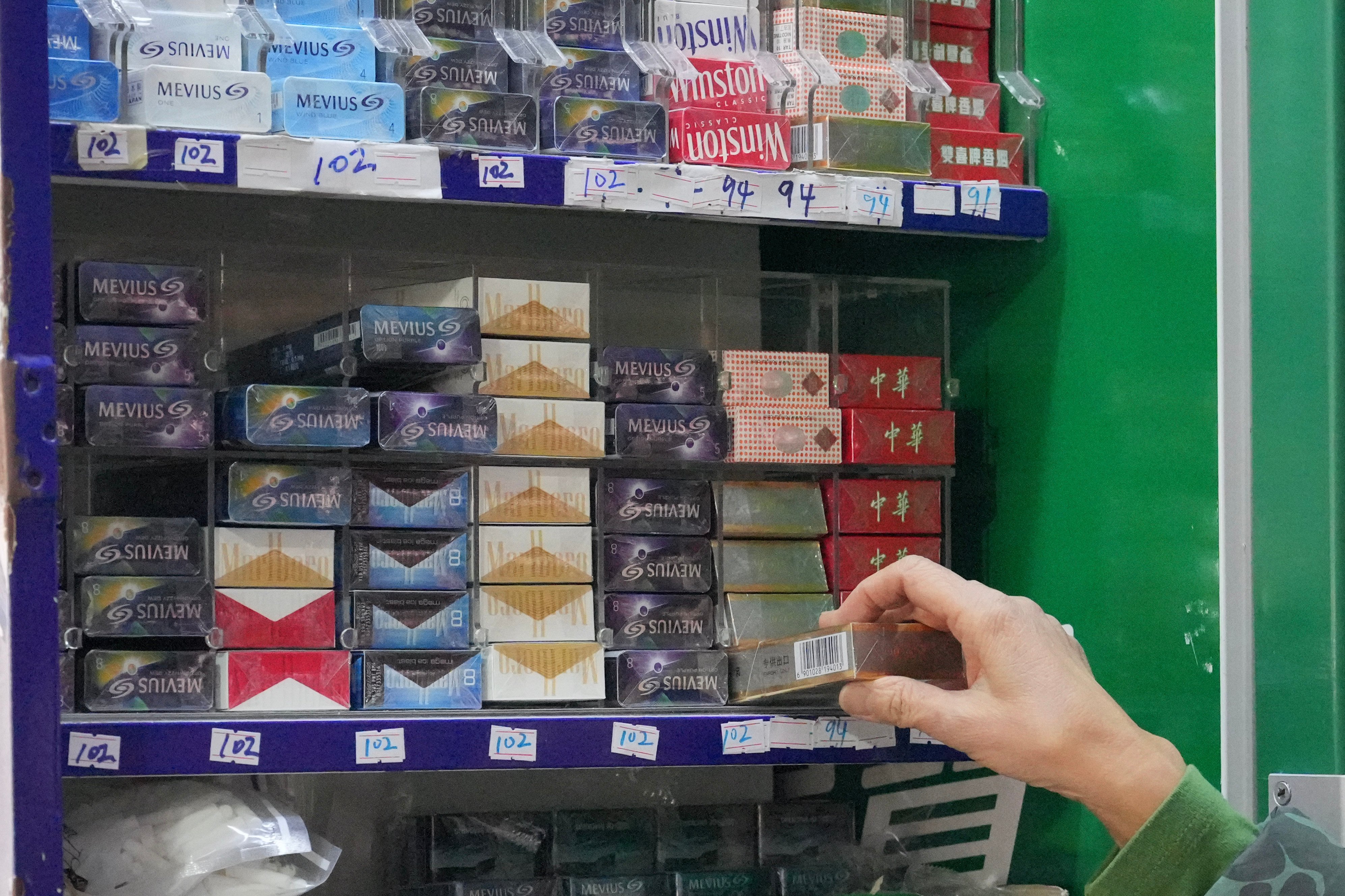 A pack of contraband cigarettes goes for between HK$20 and HK$30 on the black market. Photo: May Tse