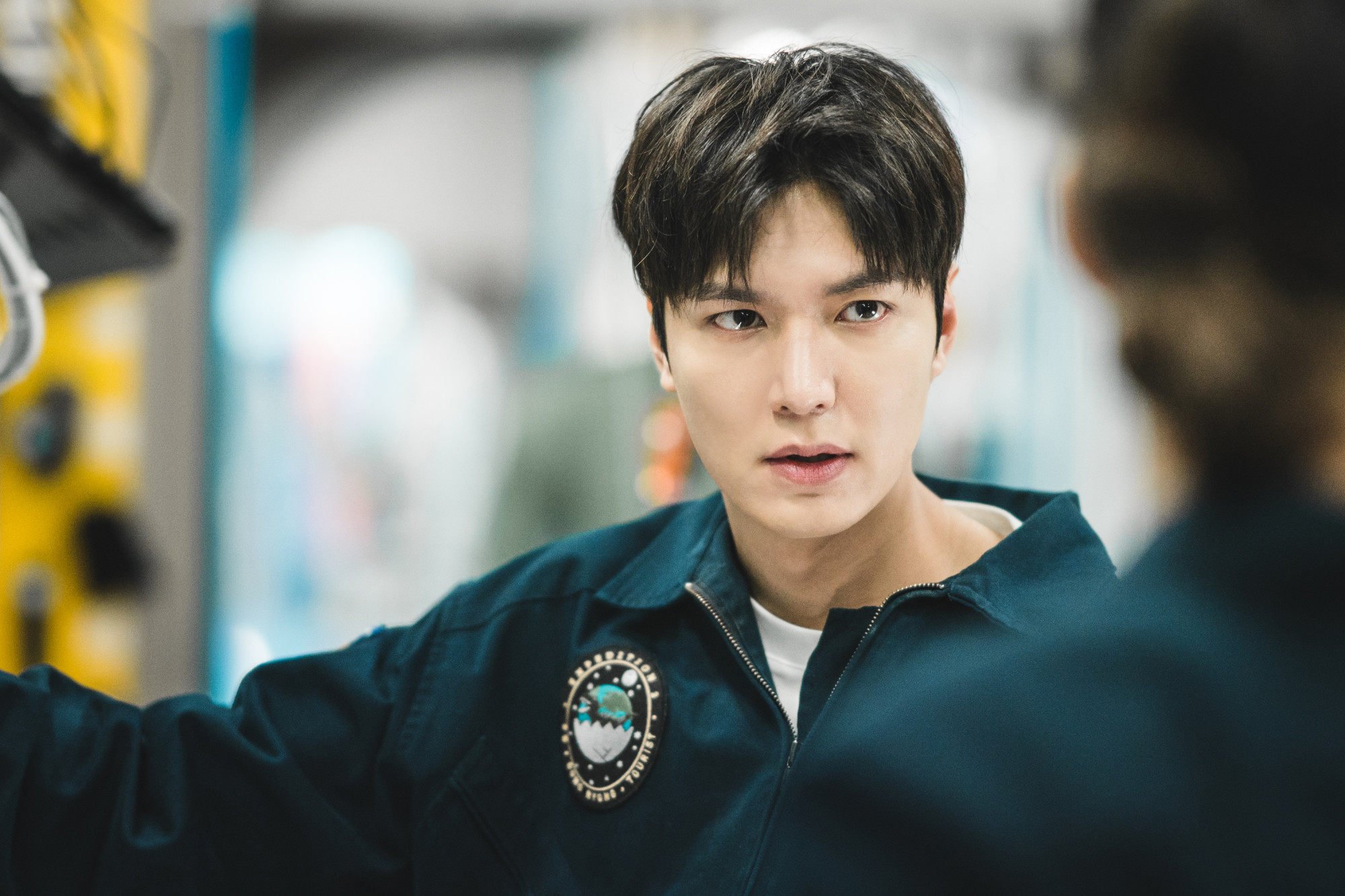 Lee Min-ho in a still from When the Stars Gossip, one of our seven Korean drama picks to watch in January 2025. Photo: Netflix