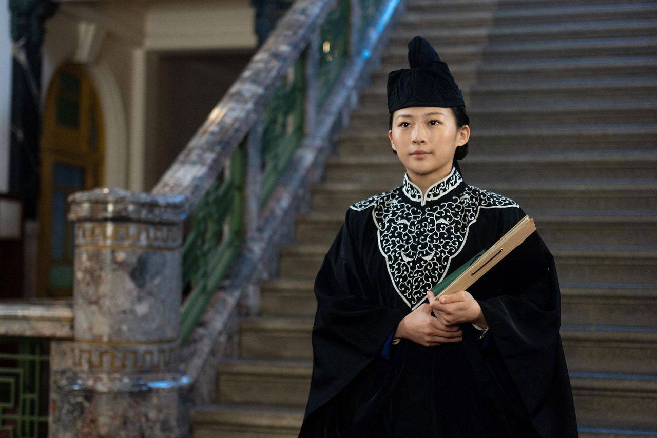 Sairi Ito as Inotsume Tomoko - a character based on one of Japan’s first female lawyers, Yoshiko Mibuchi - in a still from Tora ni Tsubasa. Photo: NHK