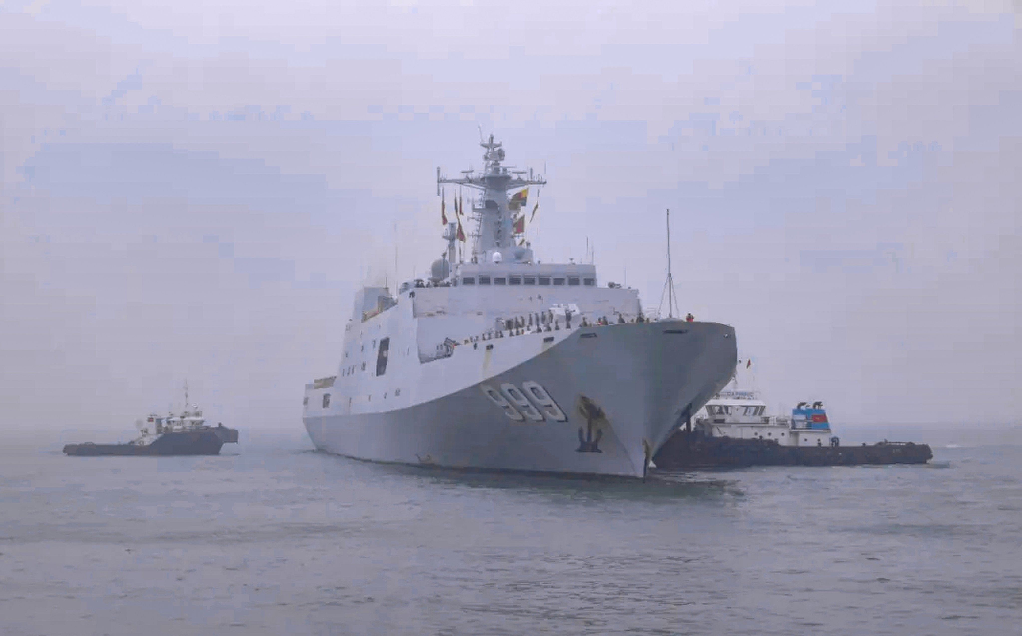 Chinese warships made a port call in Da Nang on Saturday. Photo: Weibo/PLA Southern Theatre Command