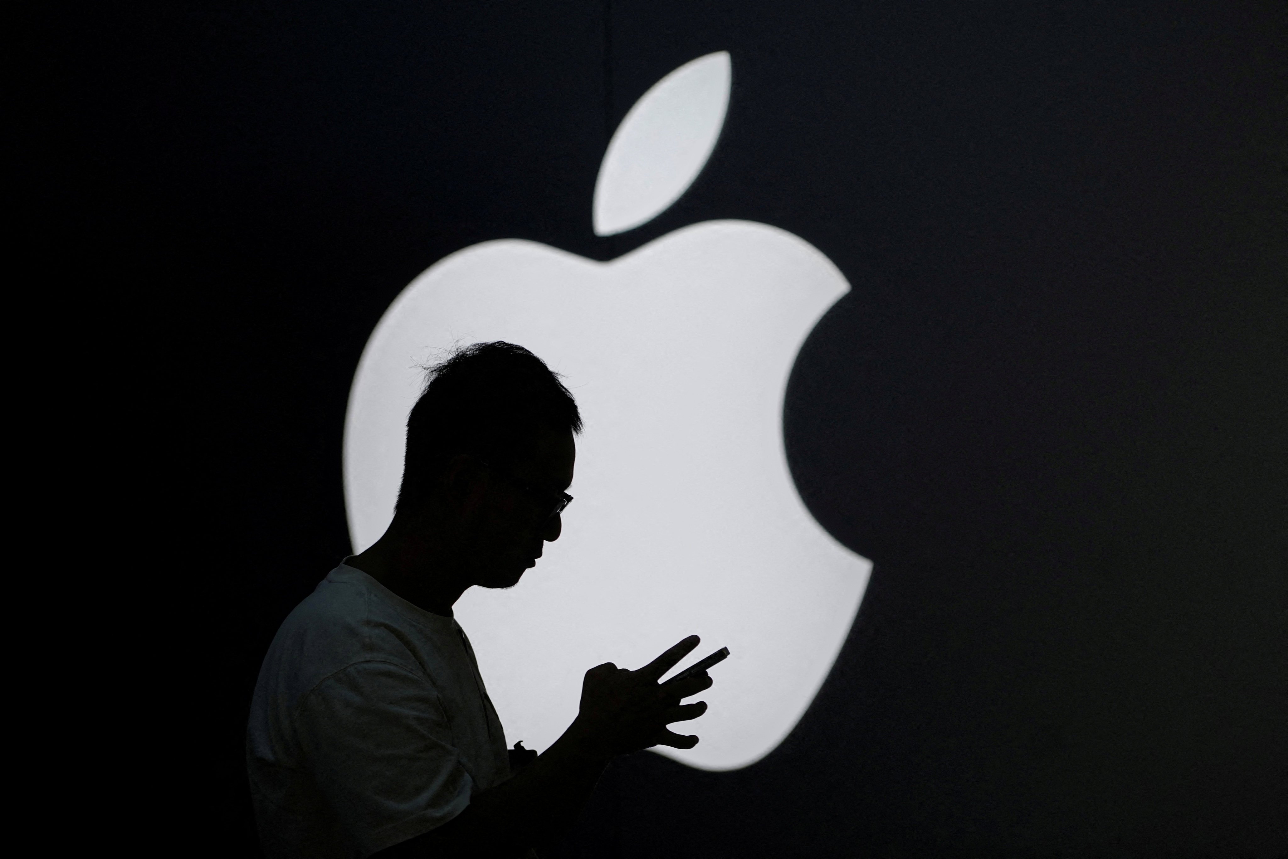 US-blacklisted Apple supplier Wingtech has agreed to sell nine wholly owned subsidiaries to a competitor. Photo: Shutterstock