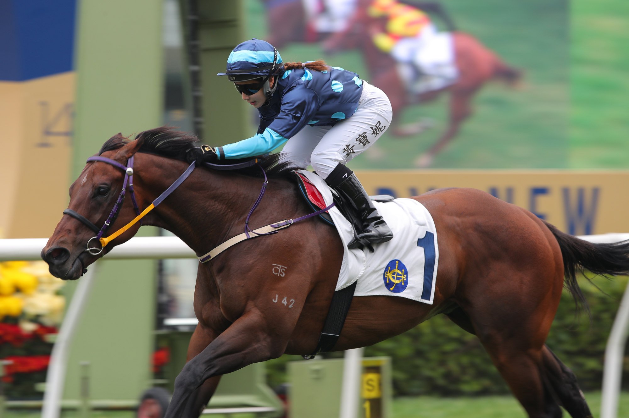 Britney Wong guides Fun Elite to victory in the opening race of 2025.