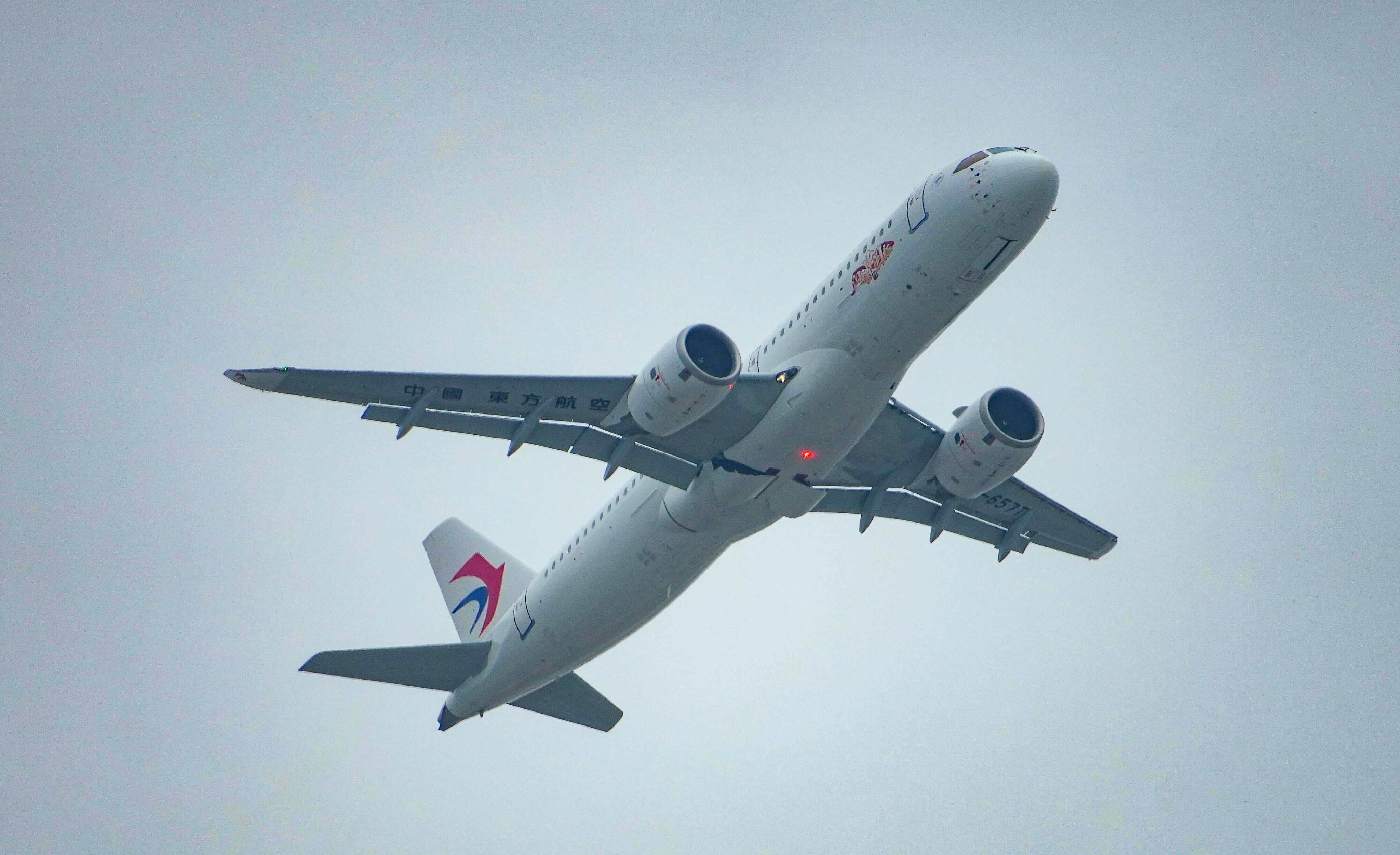 The first C919 commercial flight leaves Hong Kong for Shanghai. Photo: Eugene Lee
