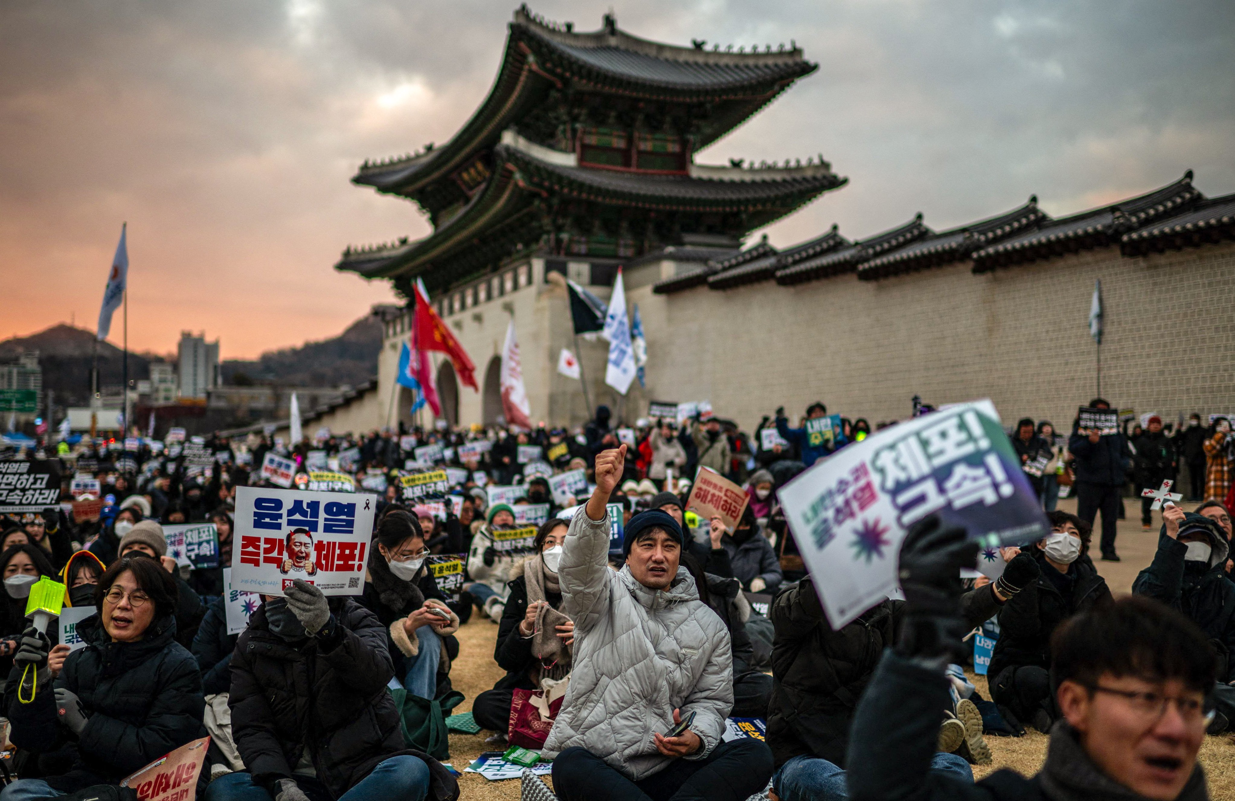 An anti-Yoon rally in Seoul on Saturday, a day after a failed attempt to arrest him. Photo: AFP