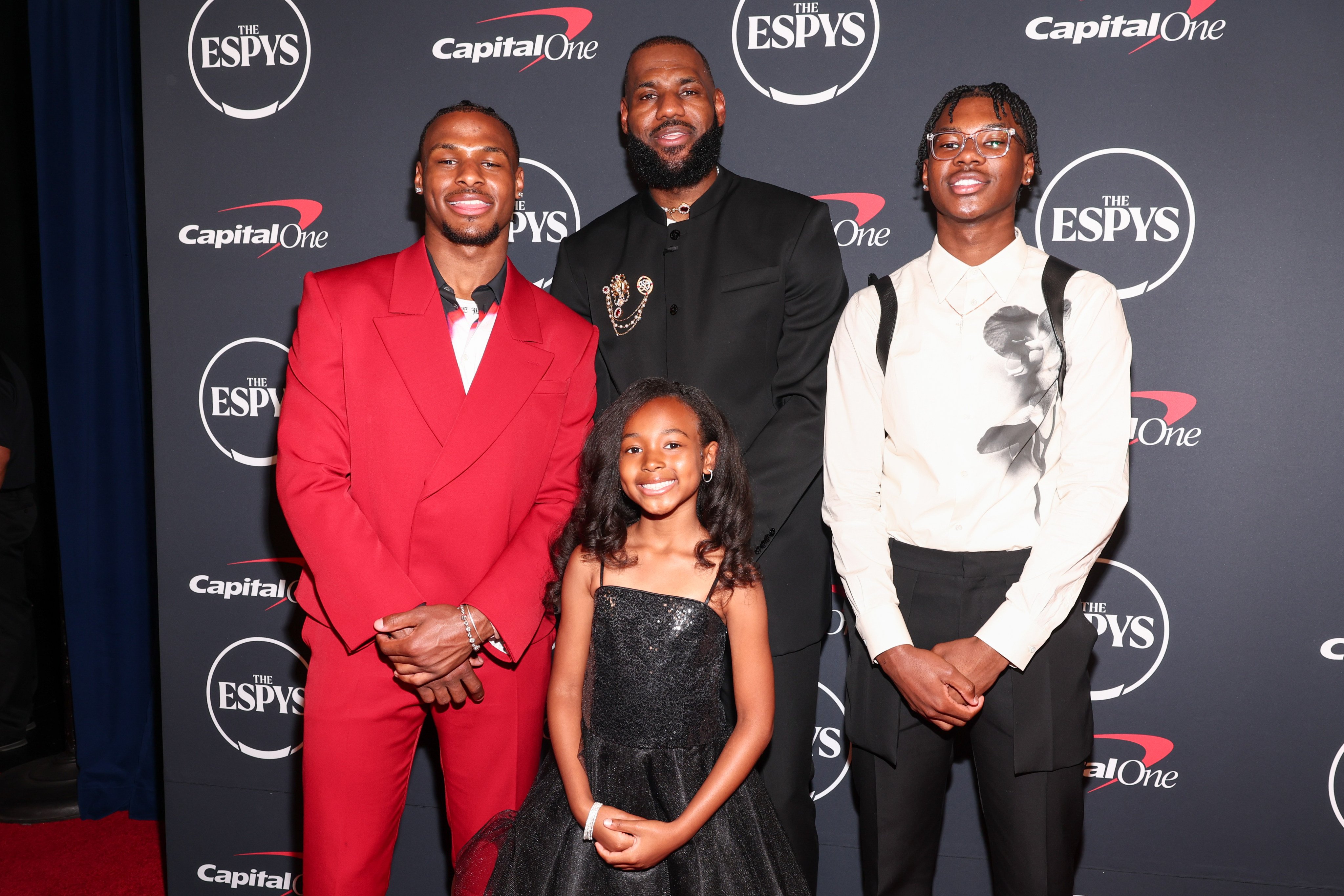 Meet LeBron James’ younger son Bryce James (right), a rising basketball star who’s joining the Arizona Wildcats this year. Photo: Getty Images