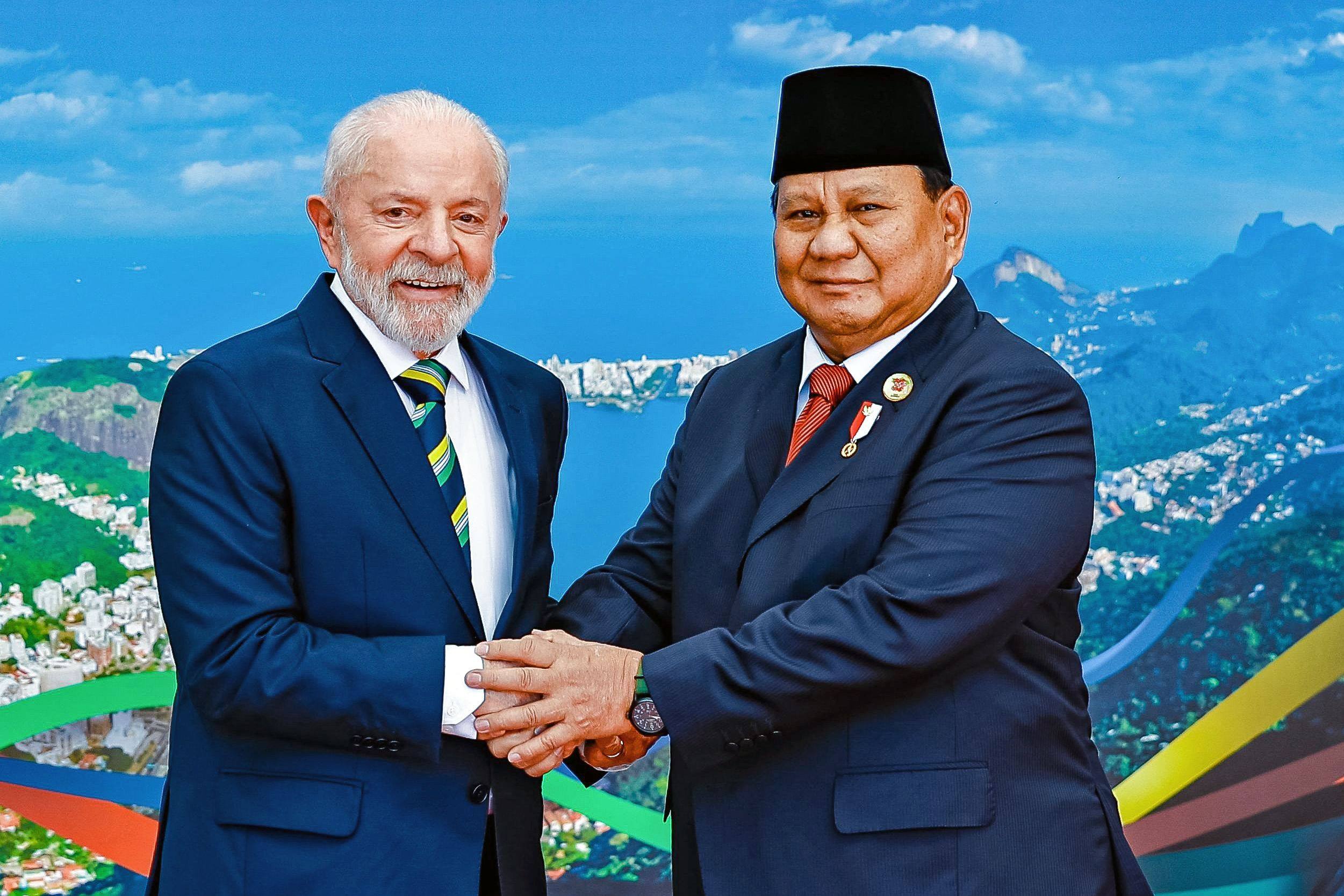 Brazil’s President Luiz Inacio Lula da Silva (left) with Indonesia’s President Prabowo Subianto before a G20 leaders’ neeting in Rio de Janeiro, Brazil on November 18. Photo: Brazilian Presidency / AFP