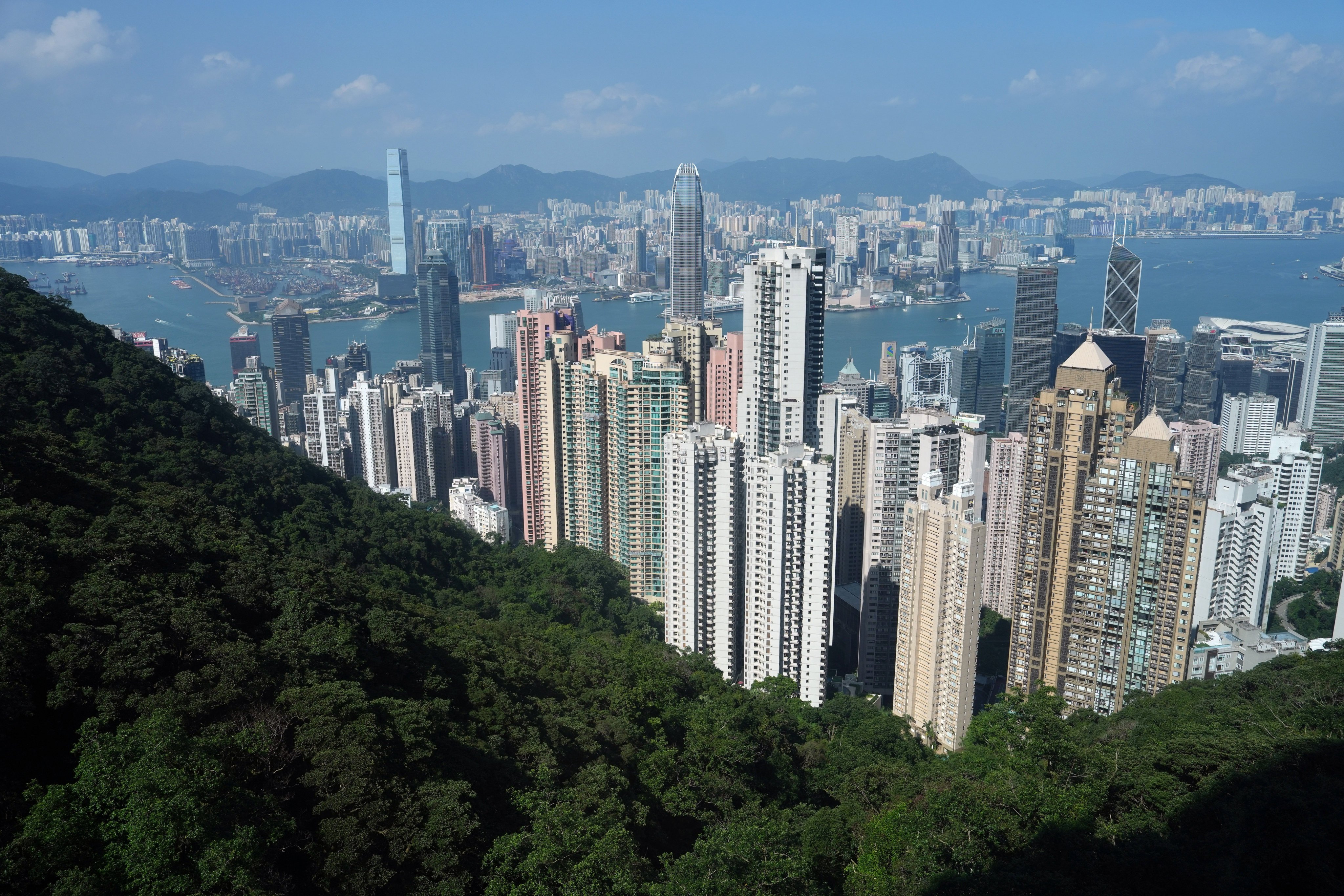 The launch 25 years ago of the Tracker Fund of Hong Kong – the first exchange-traded fund listed locally – proved a hit with investors and not only helped restore market stability and confidence in the wake of the Asian financial crisis, but also enhanced the city’s status as an international financial centre. Photo: Sun Yeung