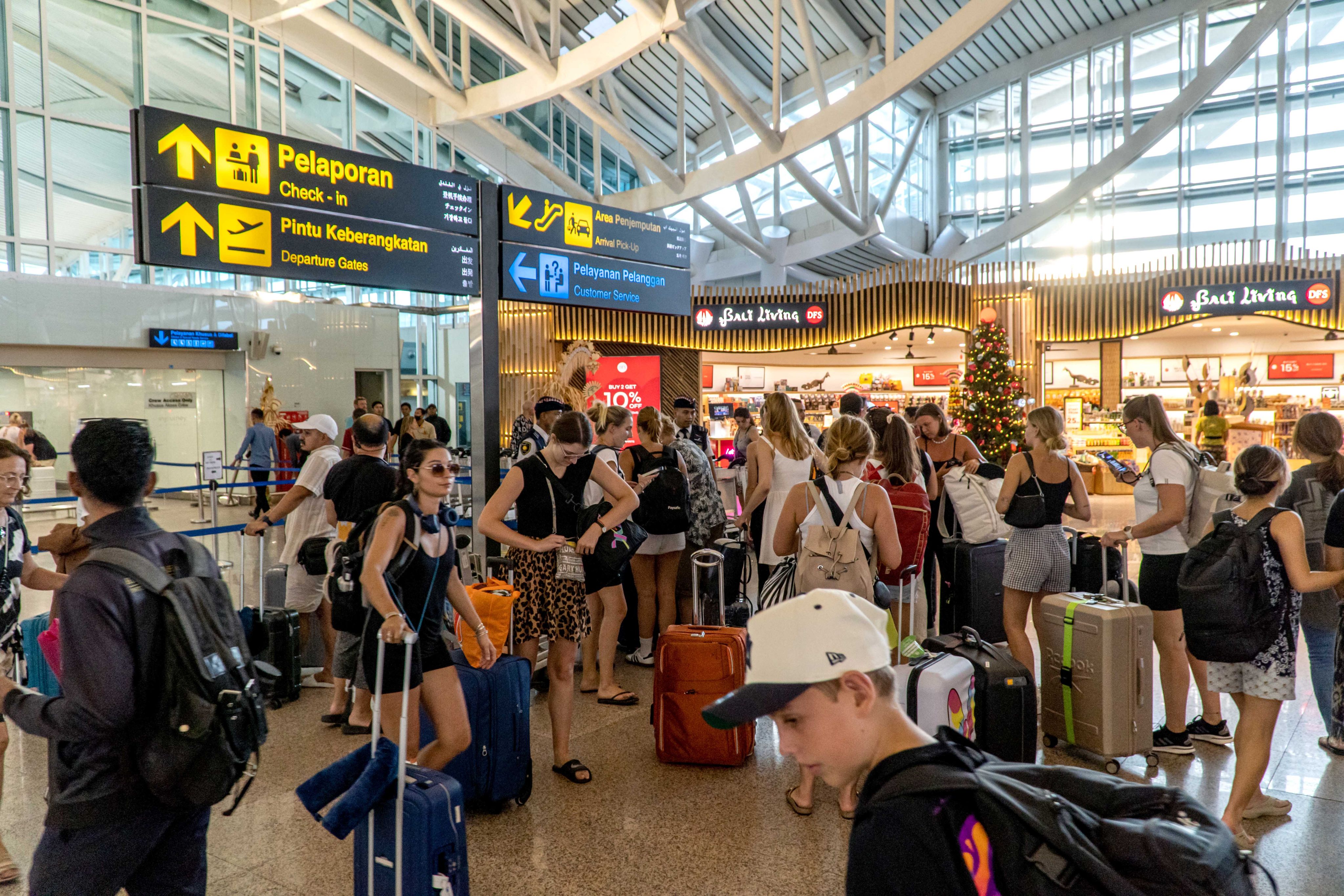 Passengers at I Gusti Ngurah Rai International Airport in Bali, Indonesia. Photo: Xinhua