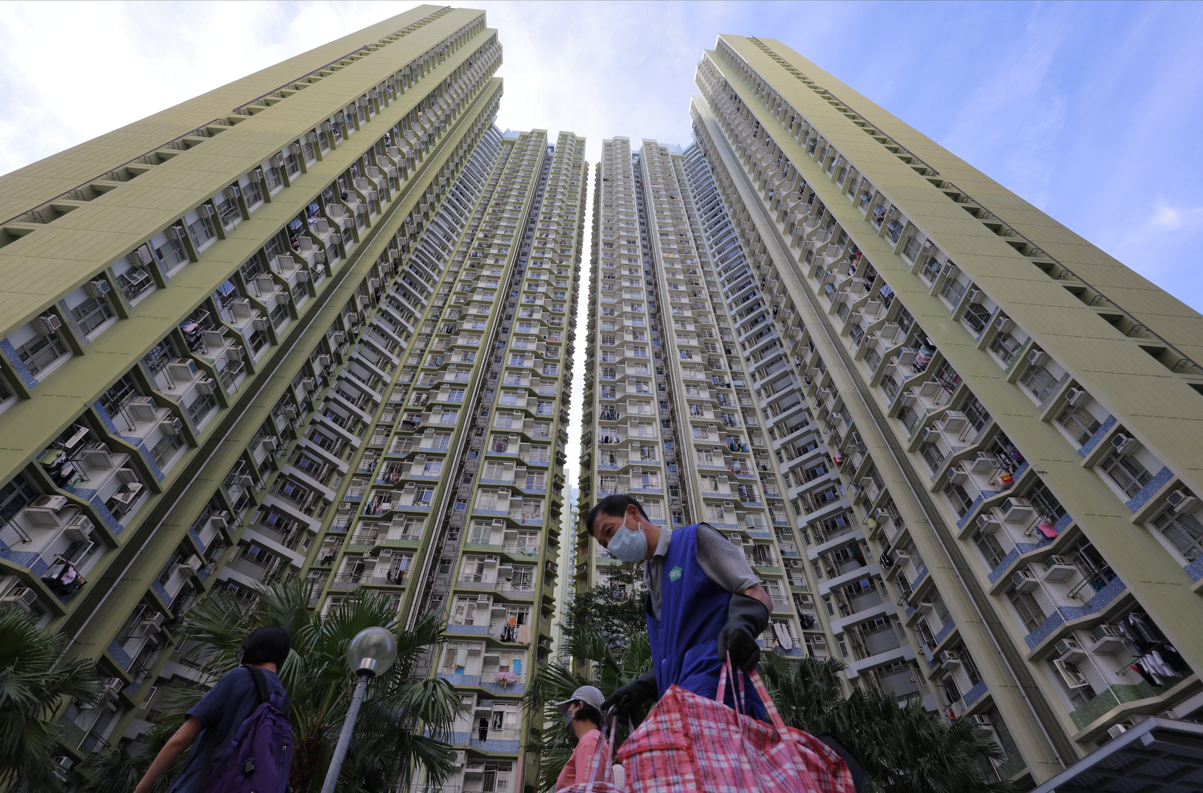 Un Chau Estate in Cheung Sha Wan. The Housing Authority will launch the reward scheme next Wednesday. Photo: Jelly Tse