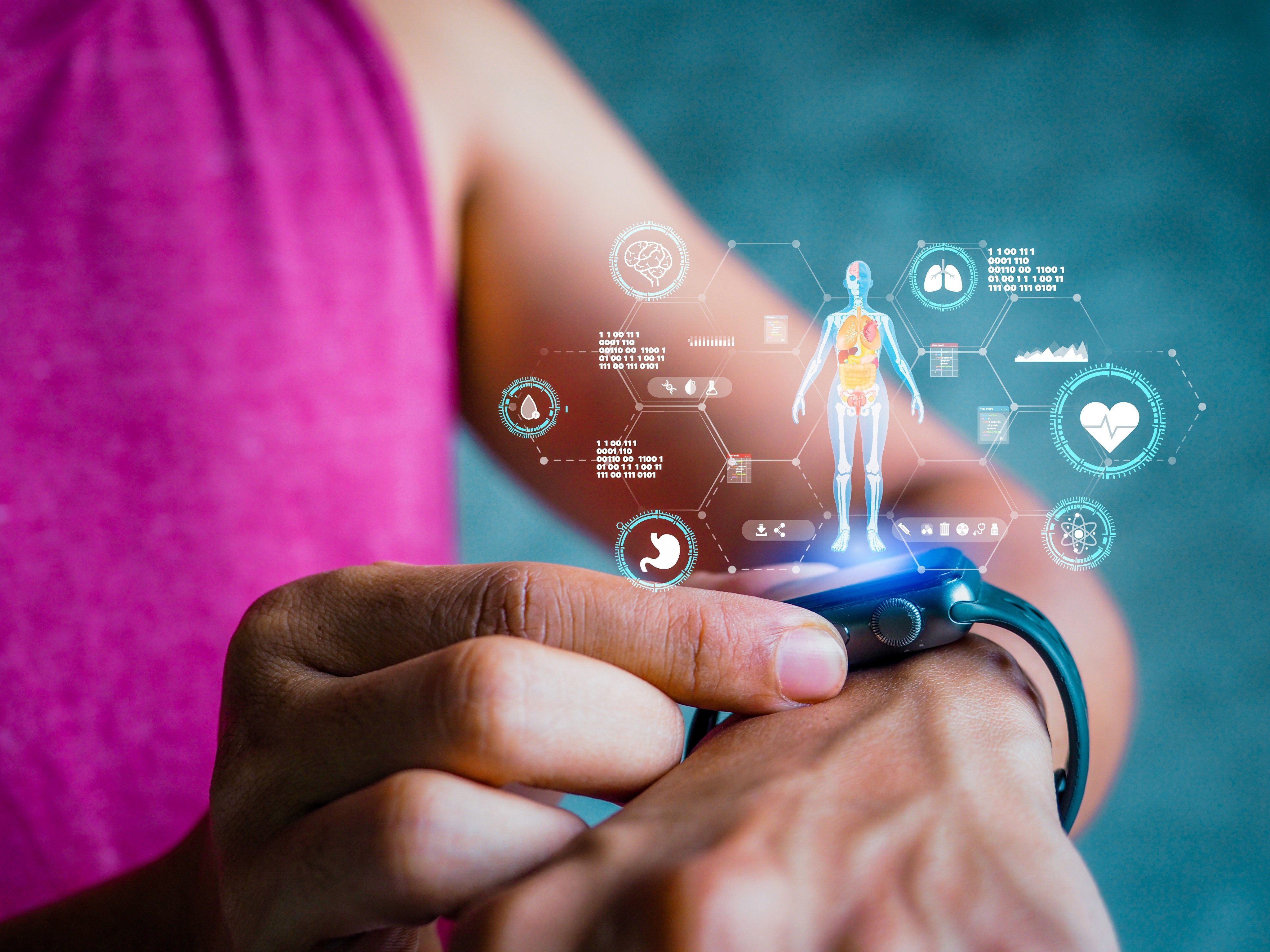 Three global fitness trends in 2025 have been spotted by the American College of Sports Medicine. One is advances in wearable tech. Photo: Shutterstock