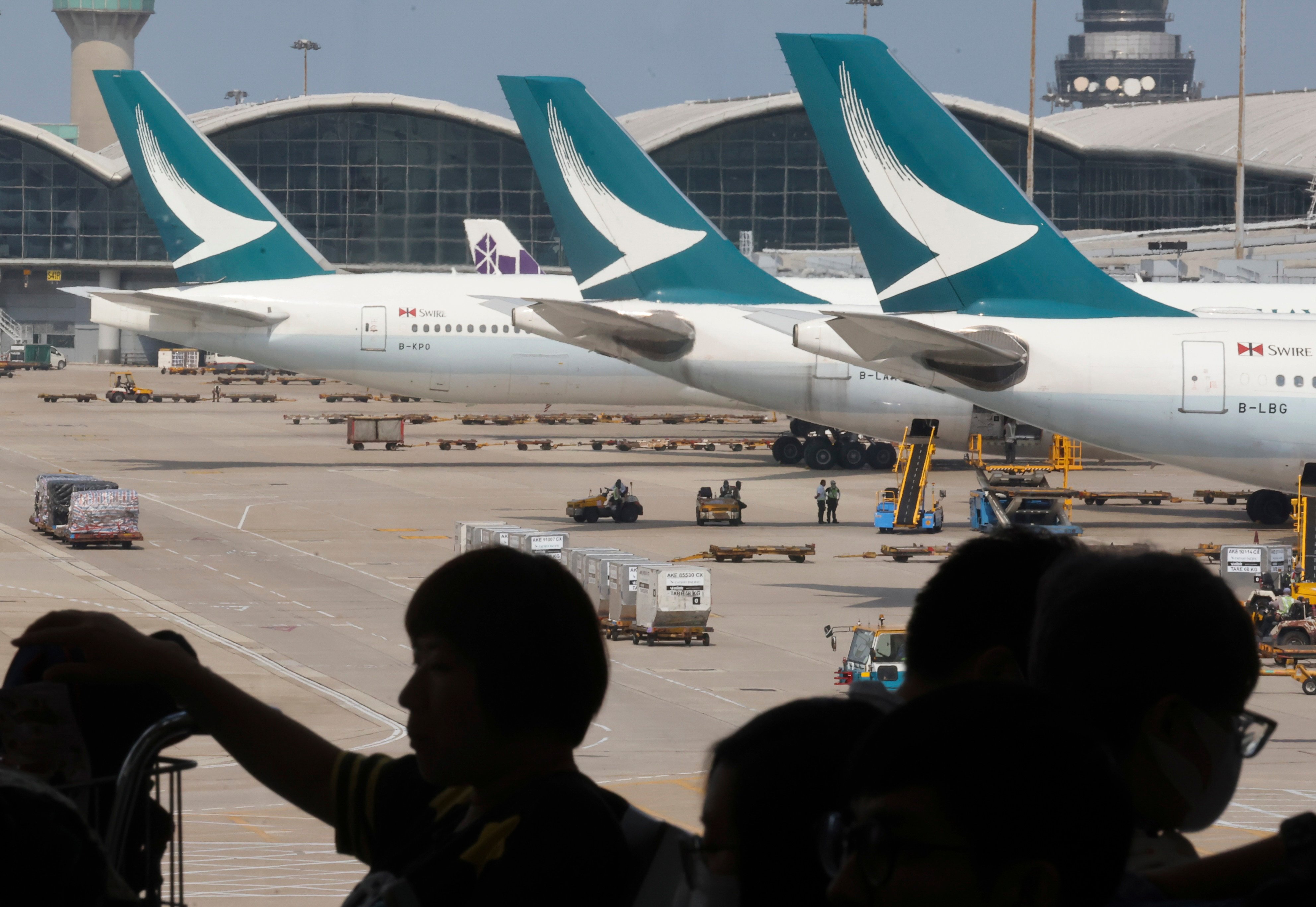 A Cathay spokeswoman has said it appeared the source of food contamination was outside the airline’s operation. Photo: Jonathan Wong