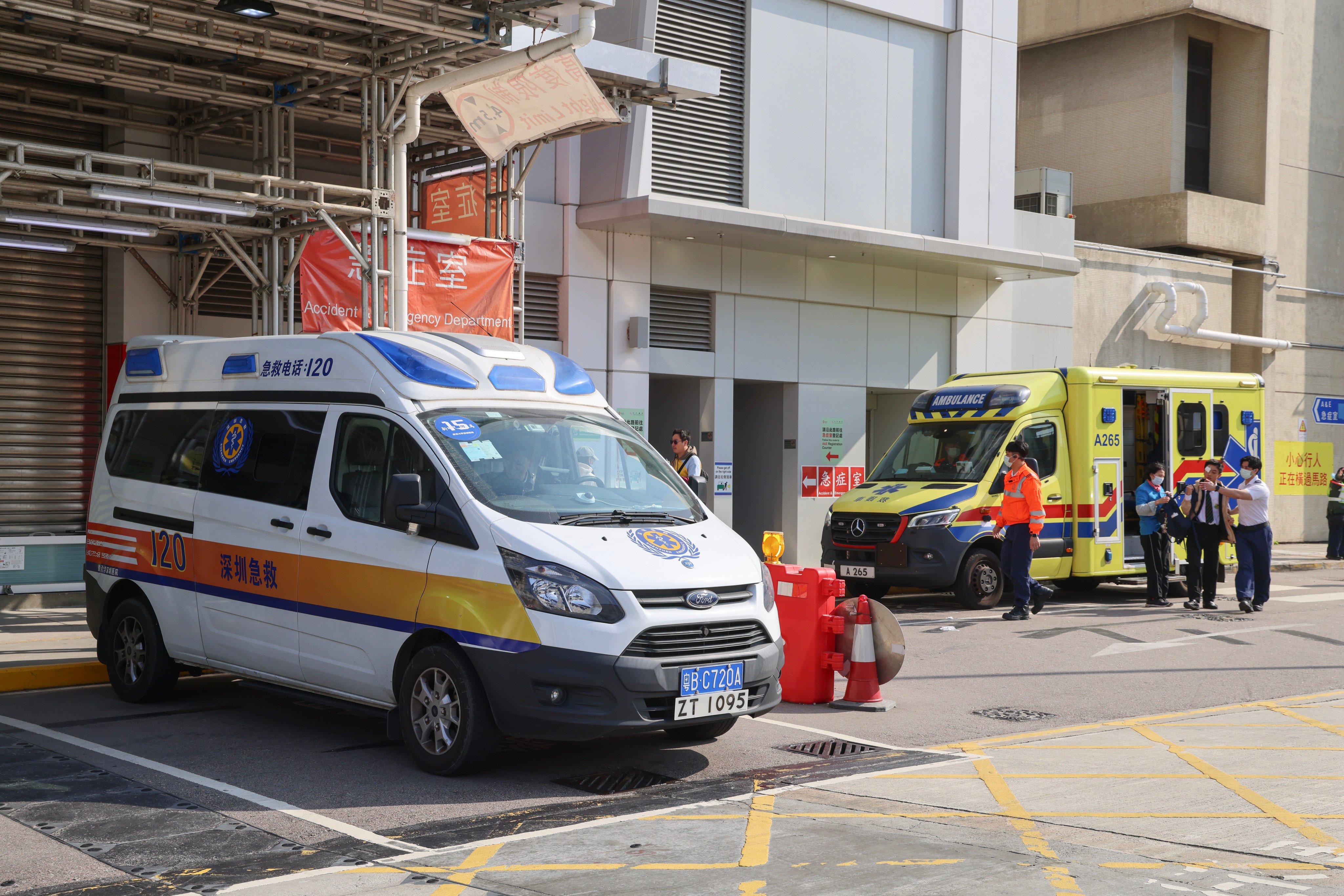 The ambulance from the University of Hong Kong-Shenzhen Hospital is parked at the accident and emergency department at Tuen Mun Hospital. Photo: Jelly Tse