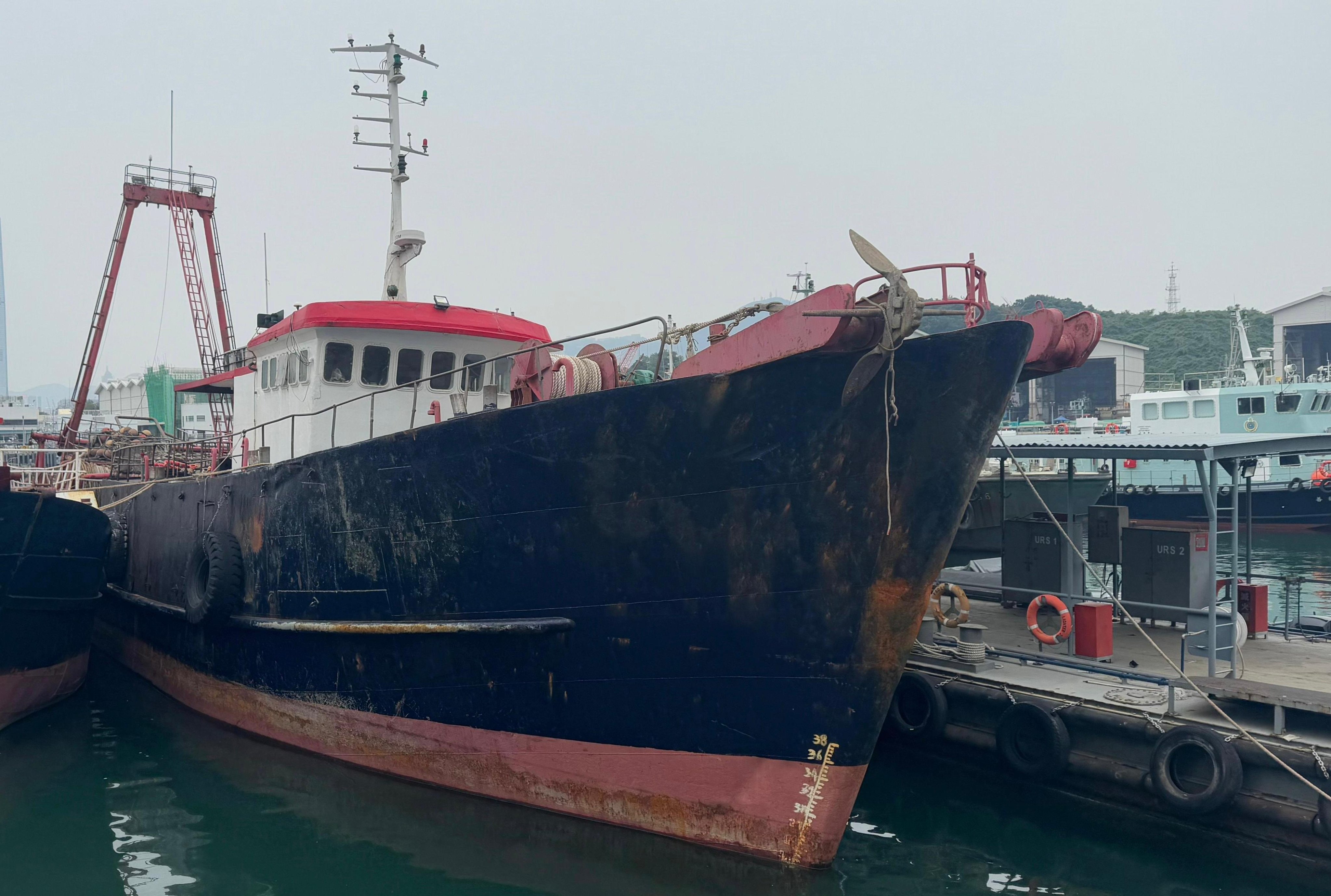 Hong Kong Customs detained a fishing boat on December 31 in connection with the seizure of 25 million suspected illicit cigarettes valued at about HK$114 million. Photo: ISD