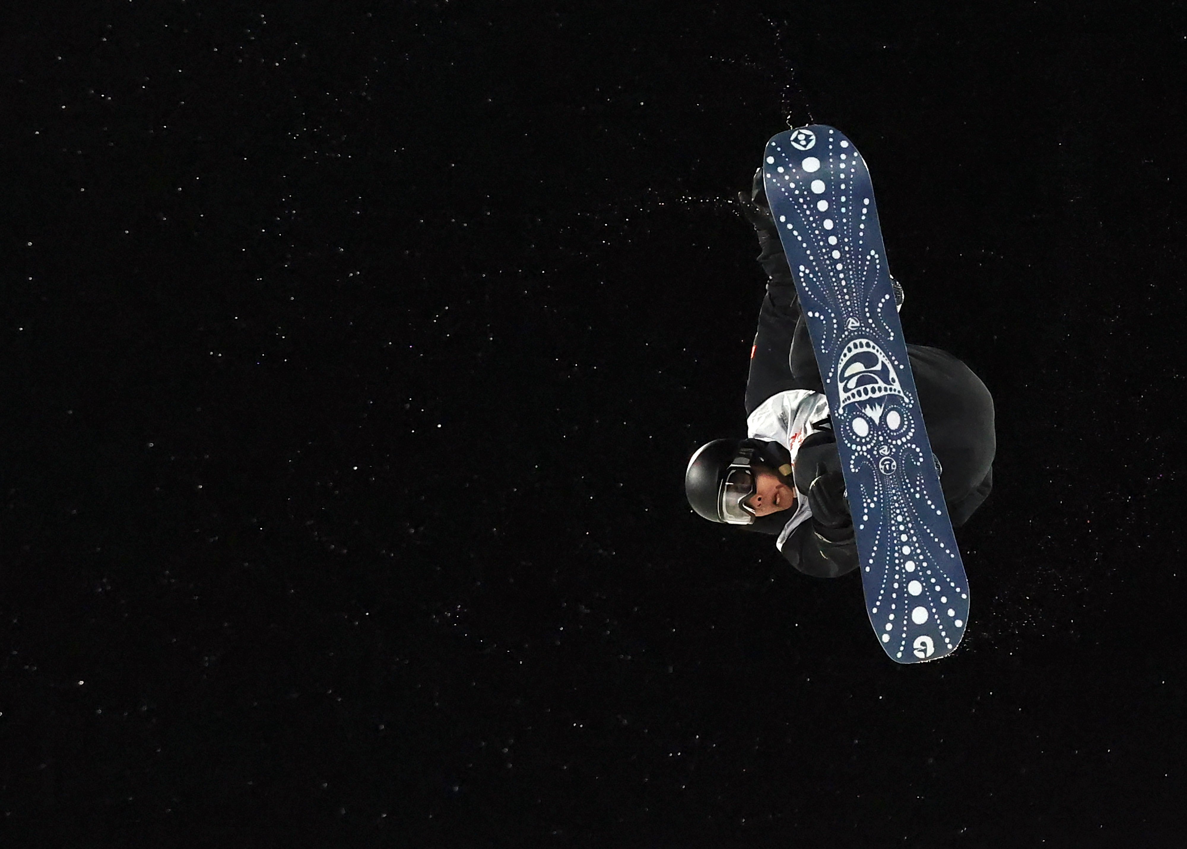 Yang Wenlong won his first FIS Snowboard Big Air World Cup gold in Austria. Photo: Getty Images