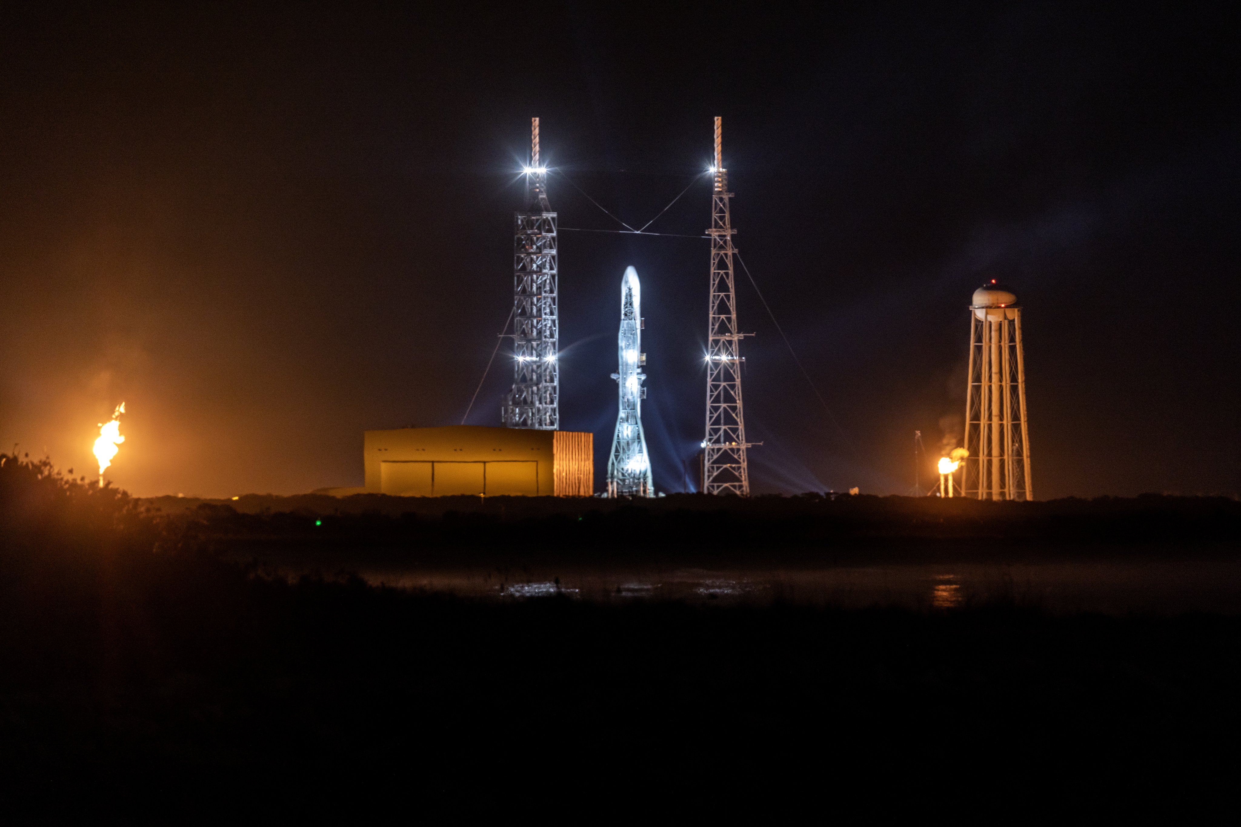 Blue Origin’s New Glenn rocket is docked during preparations for lift-off at Cape Canaveral Space Force Station, Florida, on January 13, 2025. Photo: EPA-EFE