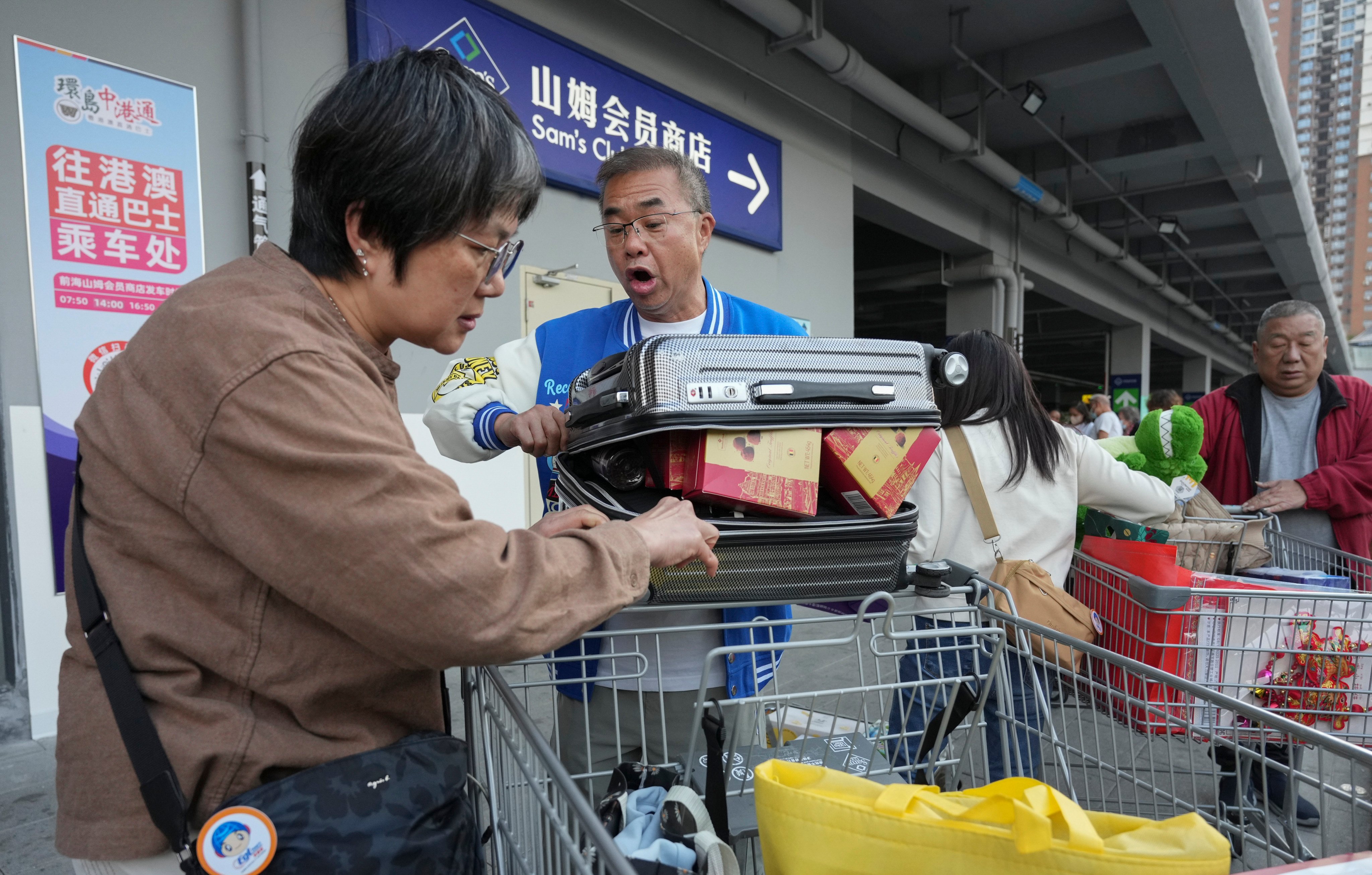 Hongkongers will soon be able to use FPS for for daily expenses across the border. Photo: Eugene Lee