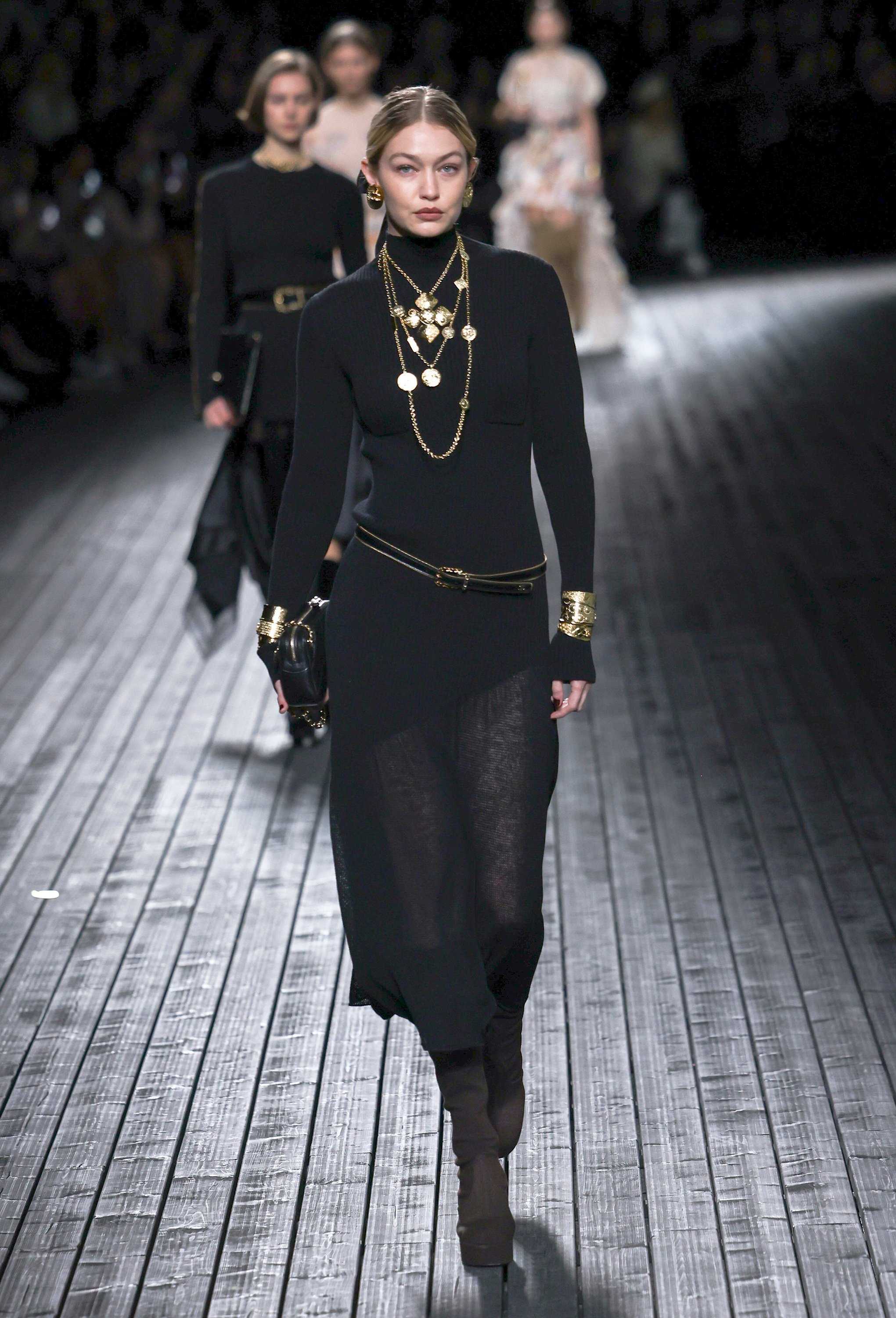 igi Hadid wears a creation as part of the Chanel autumn/winter 2024-2025 ready-to-wear collection. Photo: AP