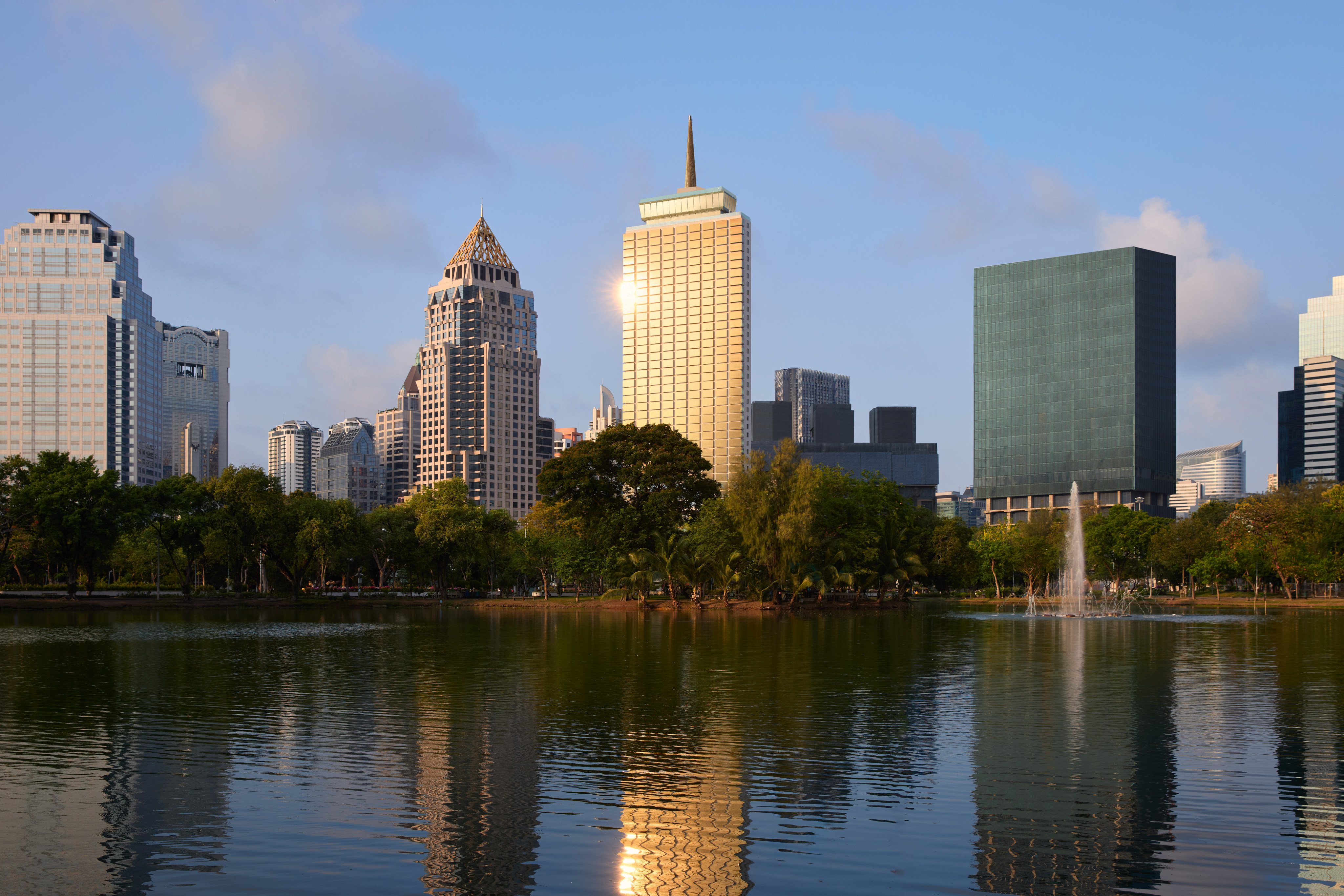 The new Dusit Thani Bangkok hotel marries André Fu’s signature aesthetic with Thai luxury and elegance. Photo: Handout