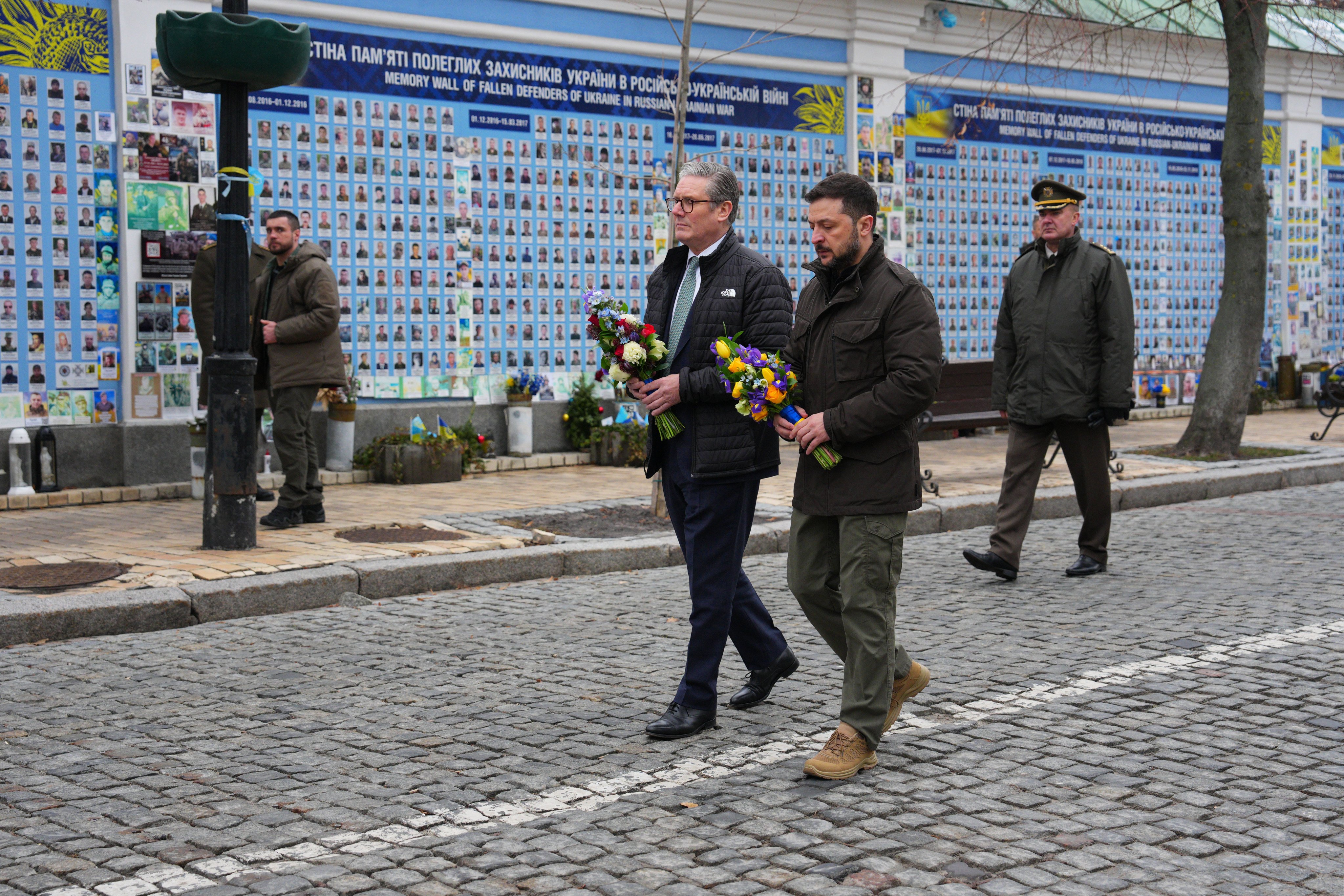 UK Prime Minister Keir Starmer and Ukrainian President Volodymyr Zelensky visit The Wall of Remembrance of the Fallen for Ukraine in at St Michael’s Square. Photo: dpa