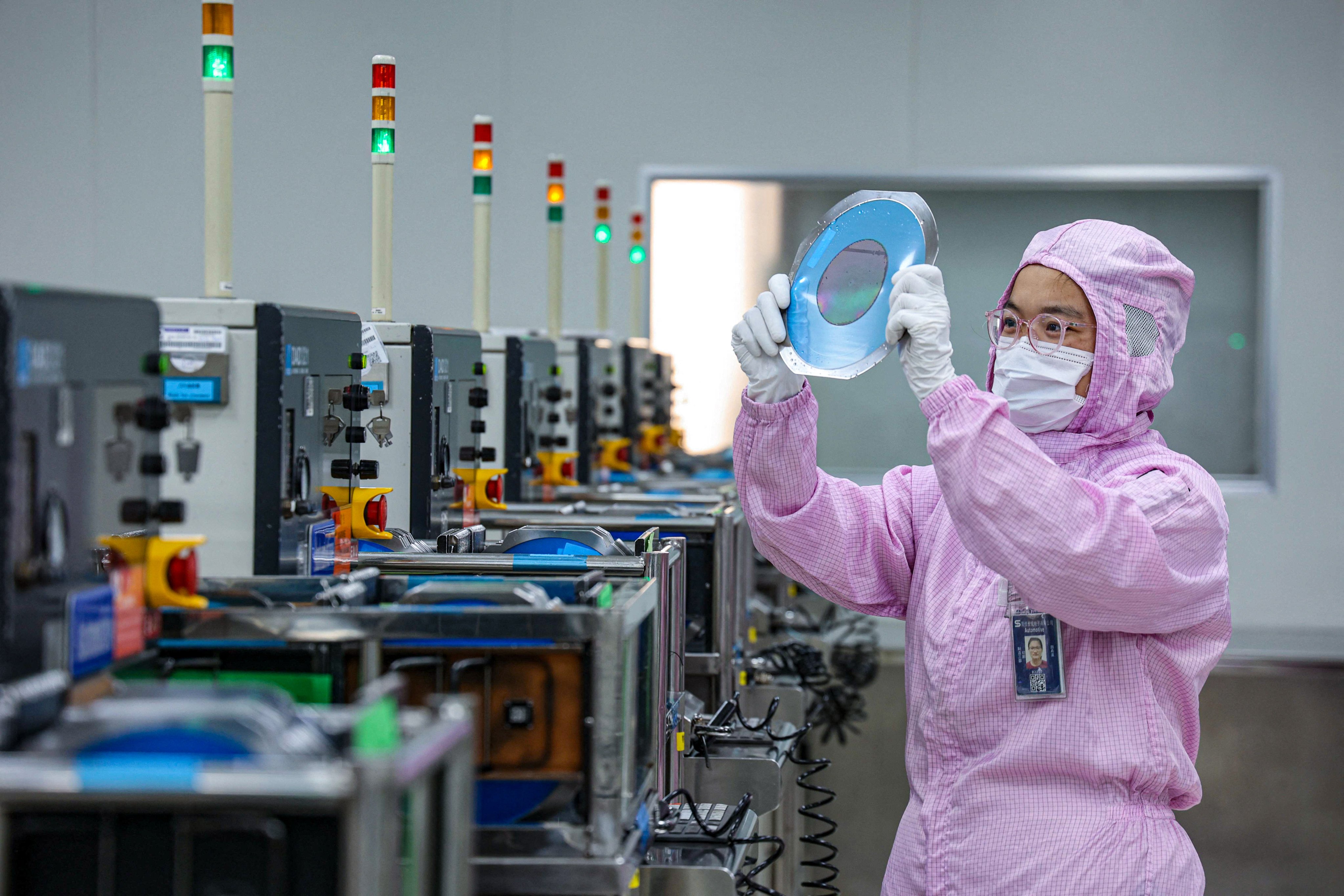 Chinese researchers are working to come up with new methods for chip manufacture amid the strict US sanctions. Photo: AFP