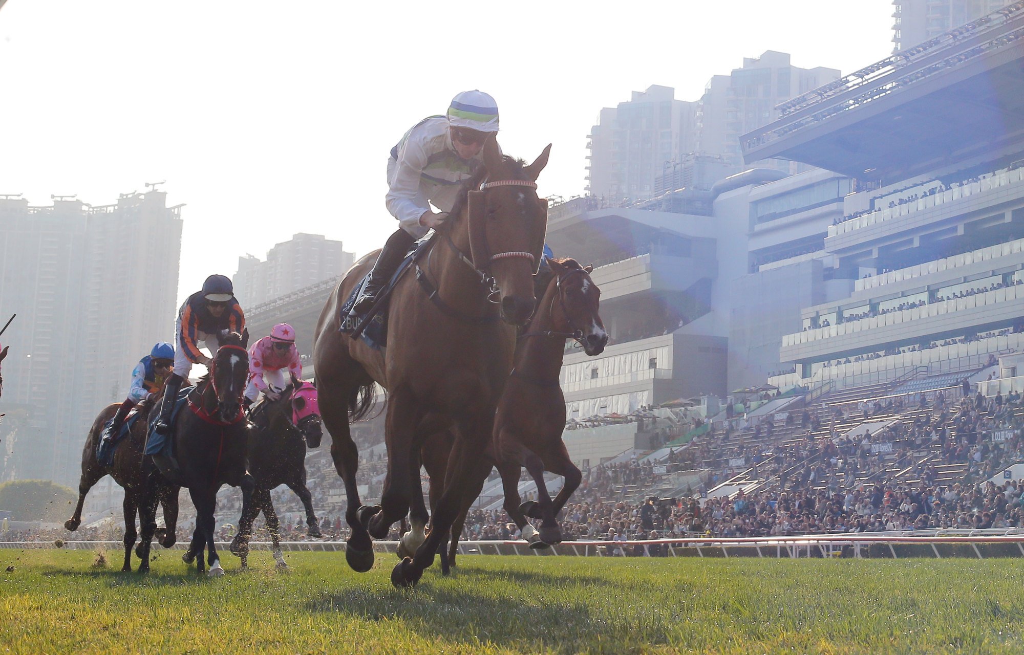 Voyage Bubble leads home the Stewards’ Cup field at Sha Tin.