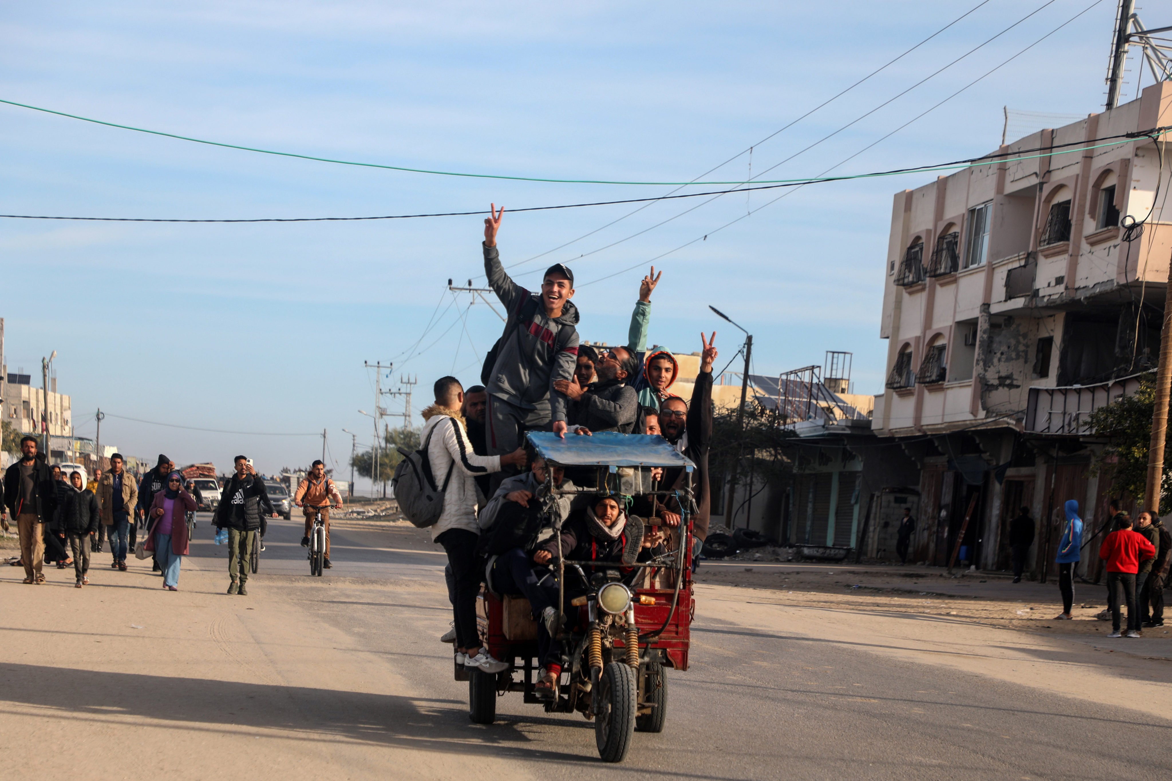 Palestinians returning to the southern Gaza Strip city of Rafah on Sunday. Photo: Xinhua