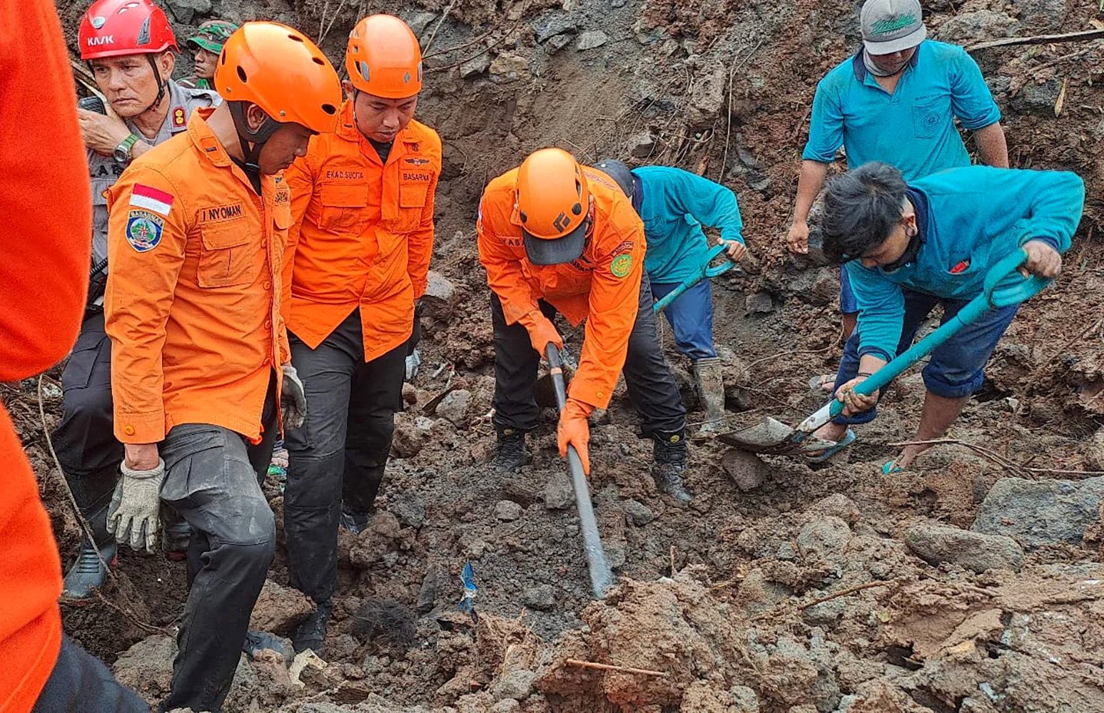 A crew conducts rescue operation after landslides hit Denpasar, Bali, Indonesia on January 20, 2025. Photo: Indonesia’s National Search and Rescue Agency/Xinhua