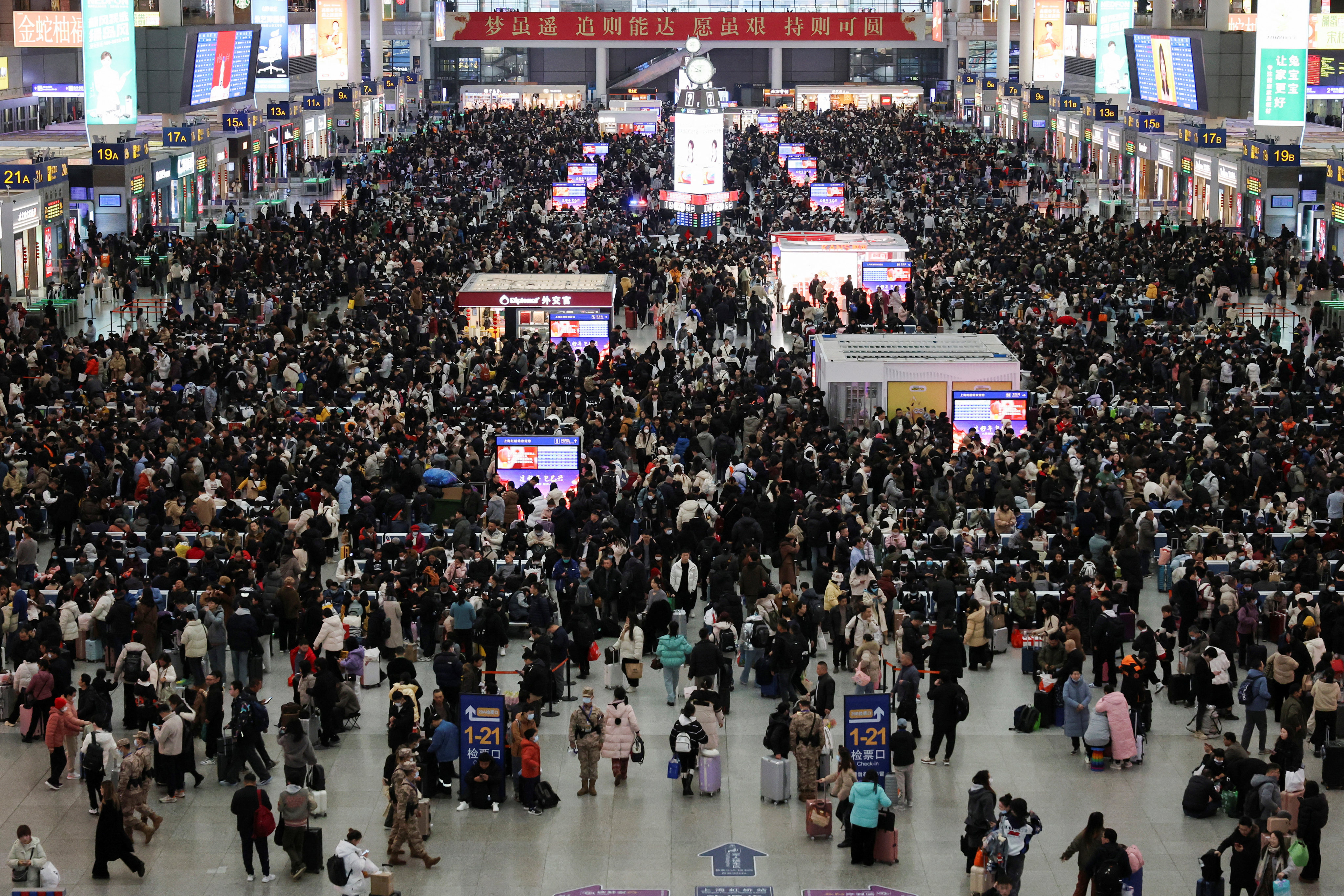 Crowds at Shanghai’s Hongqiao railway station during the Lunar New Year travel rush. Photo: Reuters