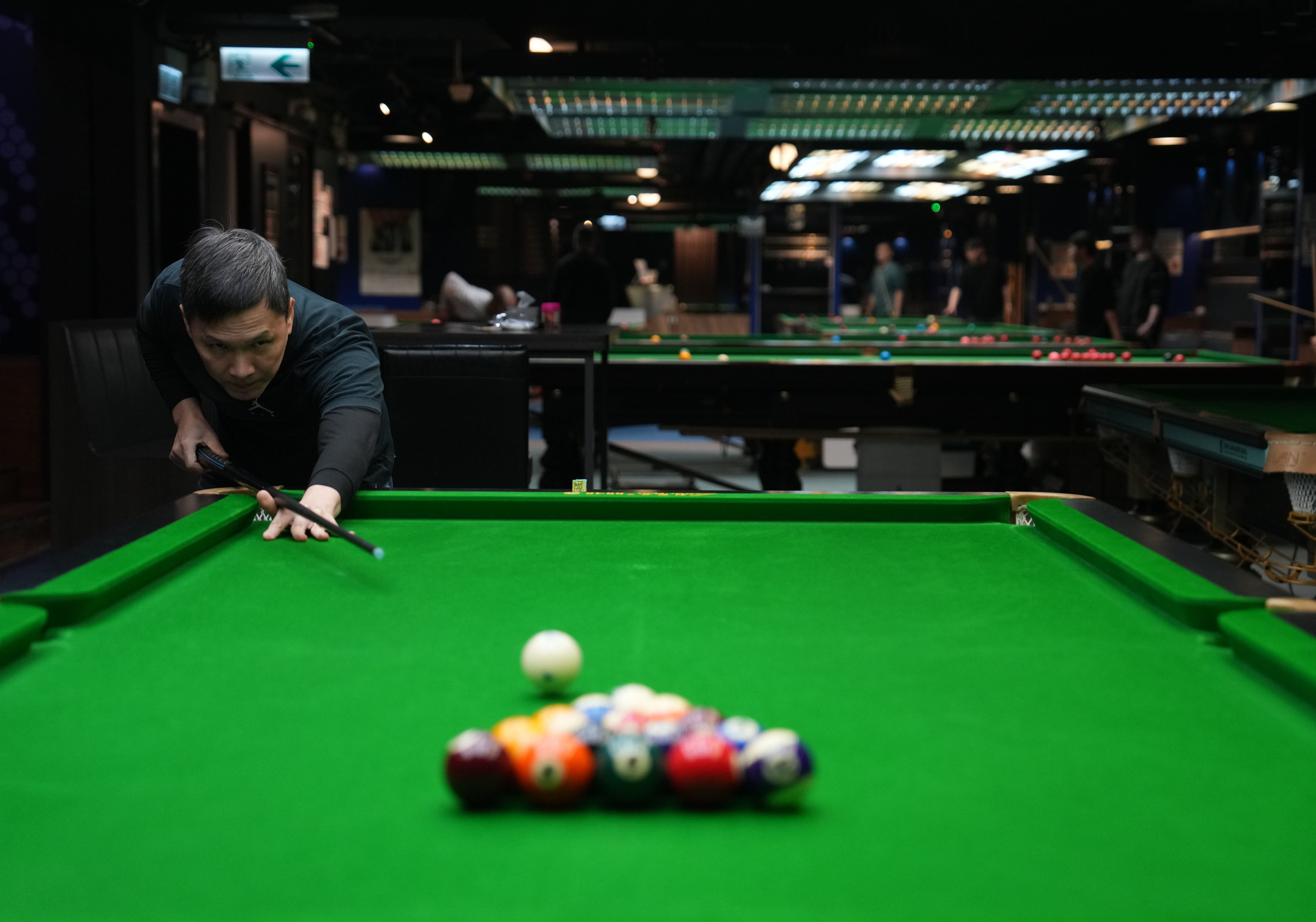 Under existing regulations, patrons must be 16 or older to enter a billiard hall. Photo: Elson Li