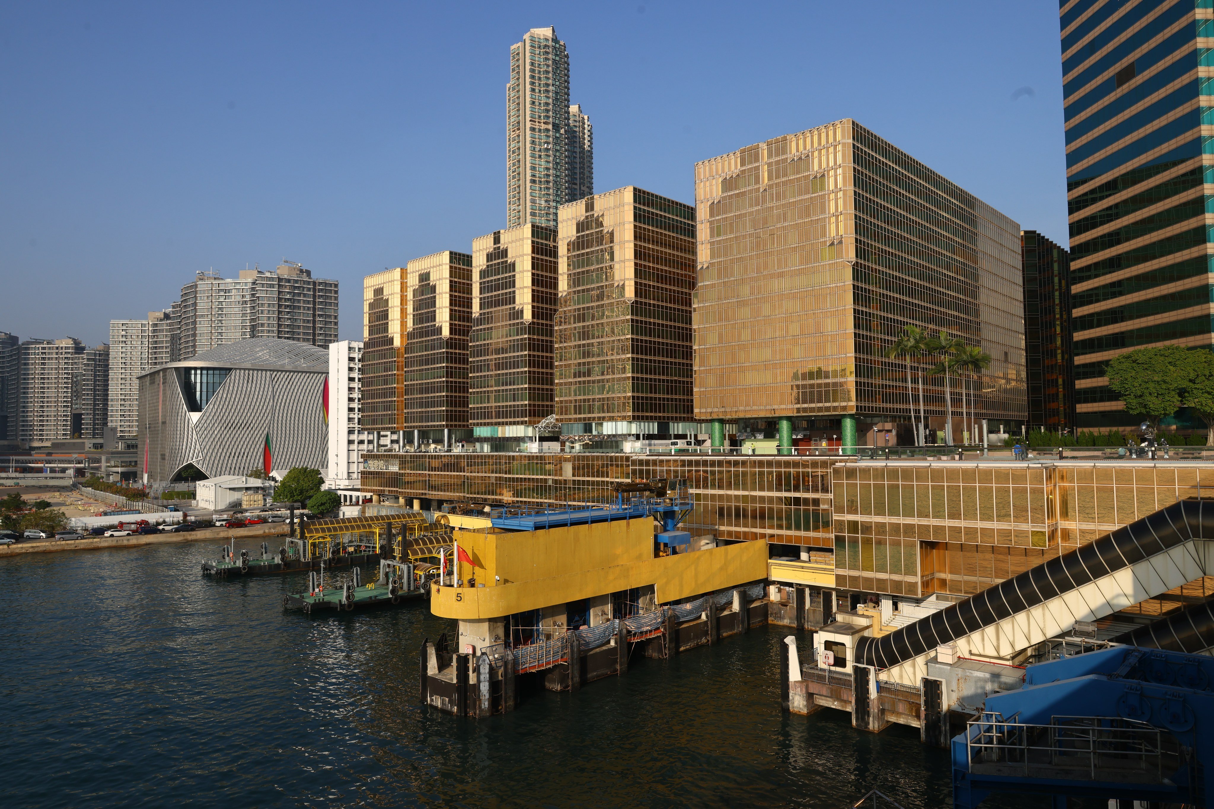 Customs says the two women, aged 18 and 19, arrived in the city via the China Ferry Terminal. Photo: Dickson Lee