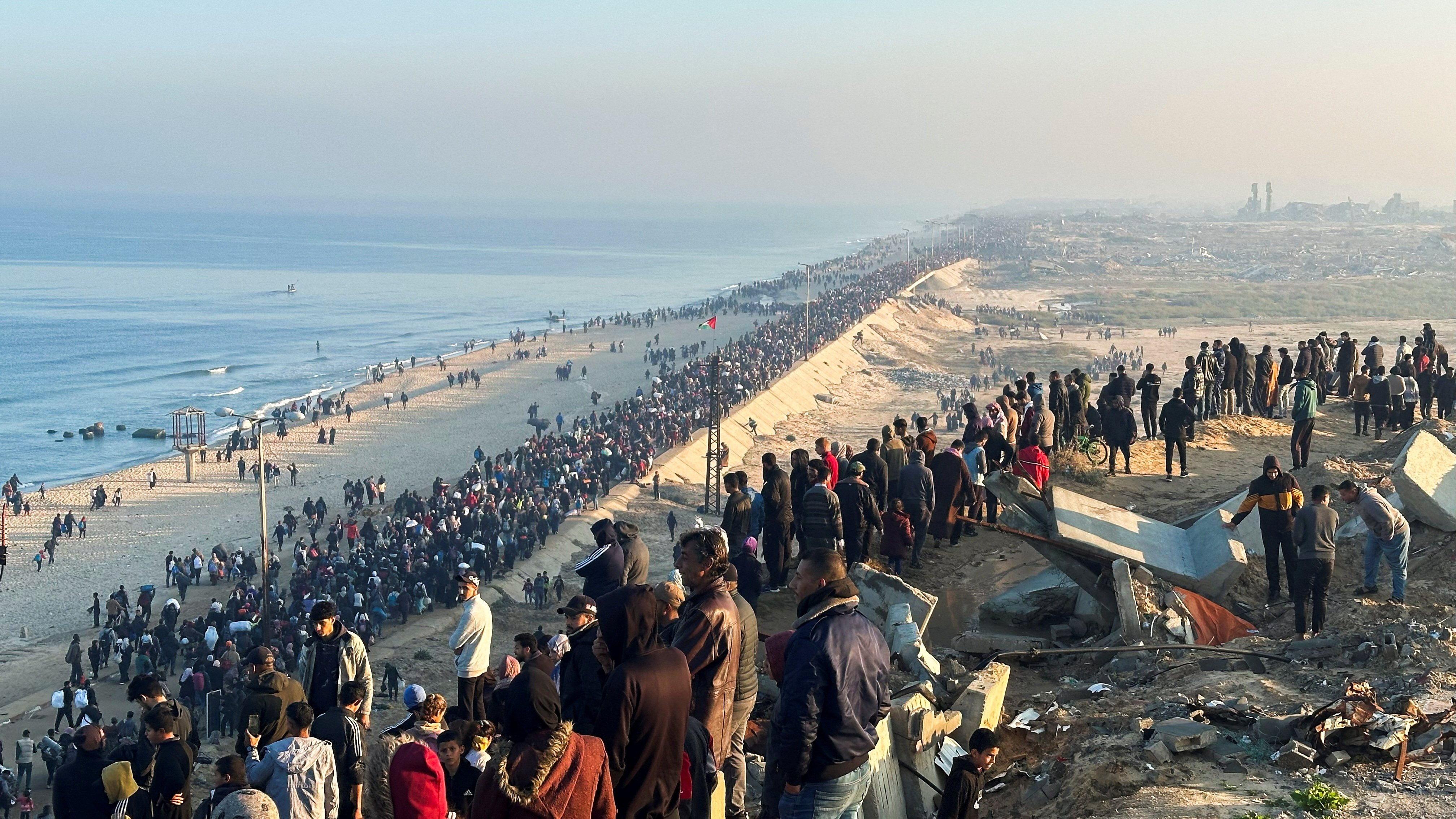 Palestinians, who were displaced to the south at Israel’s order during the war, make their way back to their homes in northern Gaza. Photo: Reuters