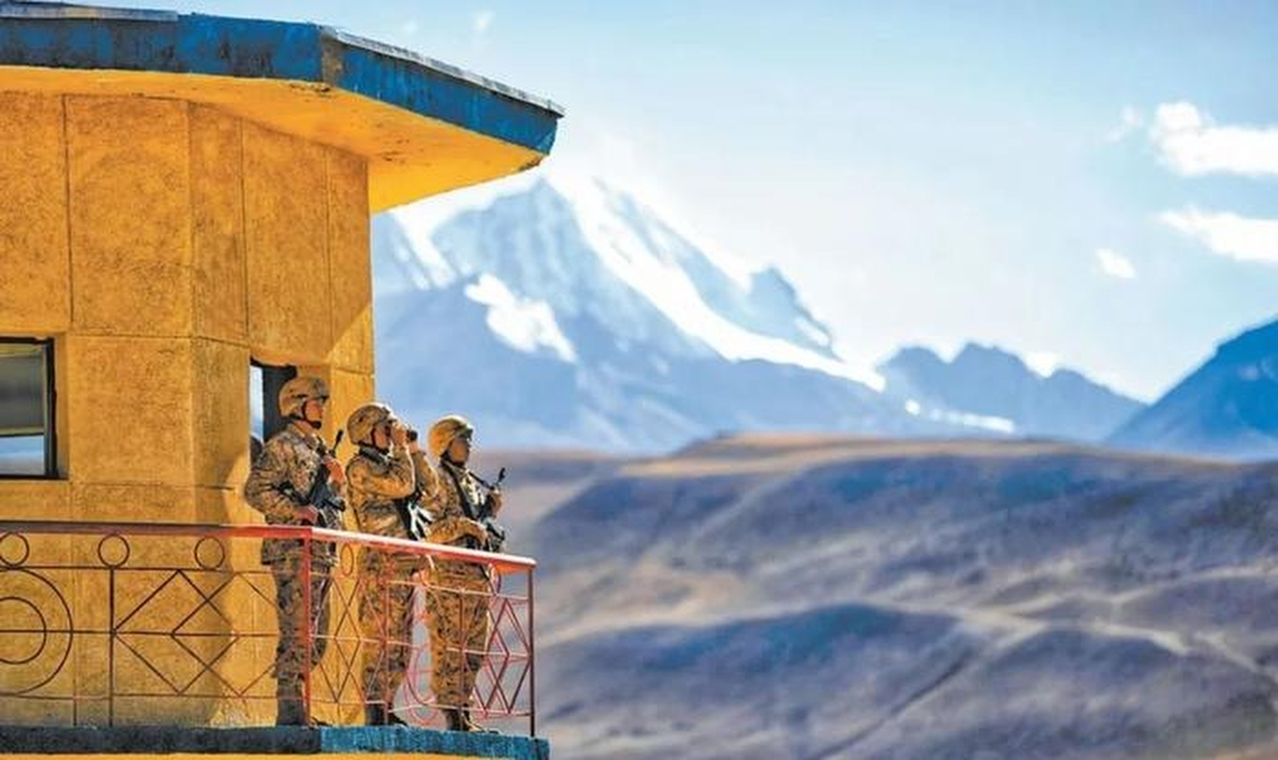 Chinese troops stationed at high elevations have faced challenges in areas including access to drinking water, heat and oxygen. Photo: 81.cn