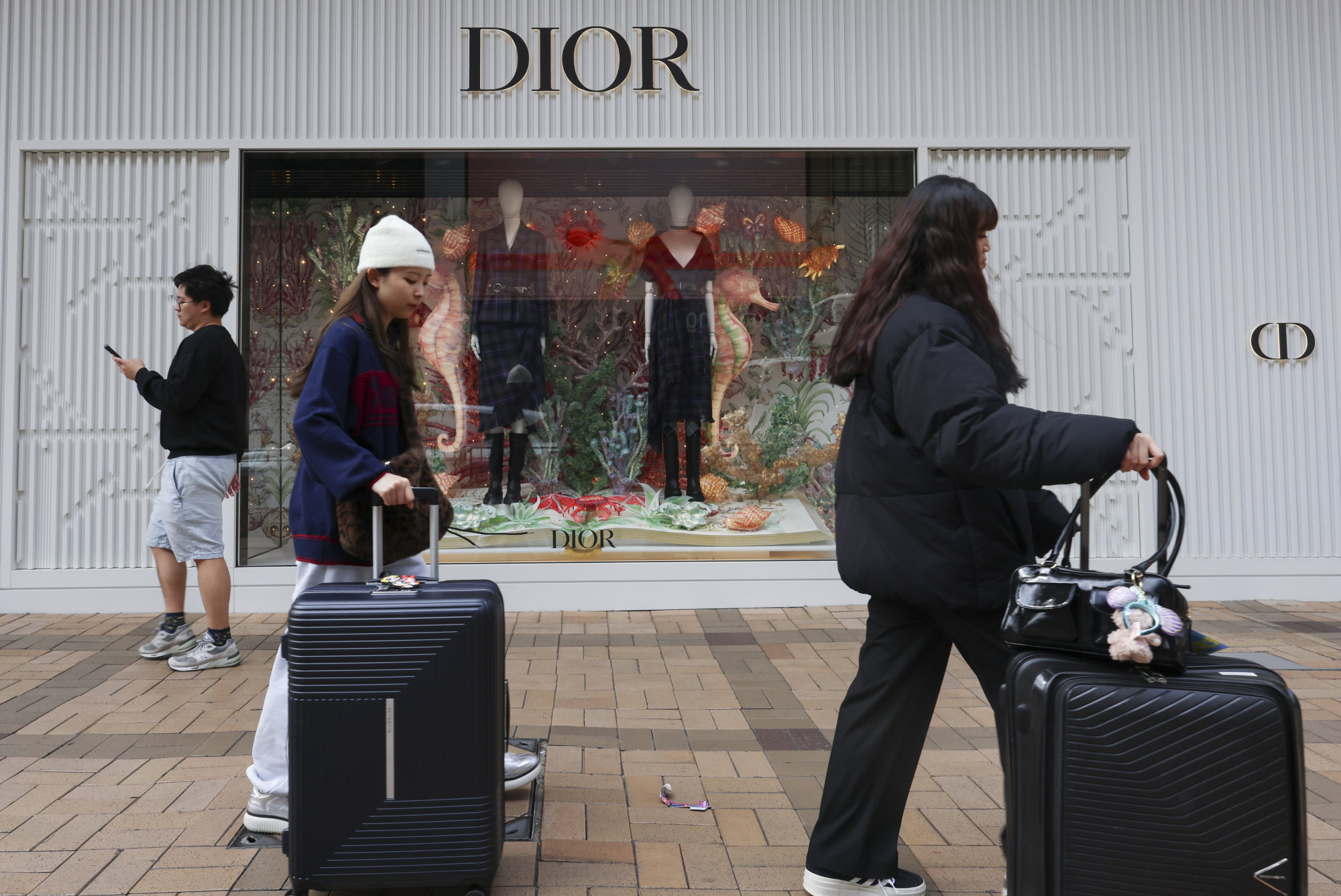 Tourists are spending fewer nights in hotels. Photo: Jelly Tse Tourists are spending fewer nights in hotels. Photo: Jelly Tse