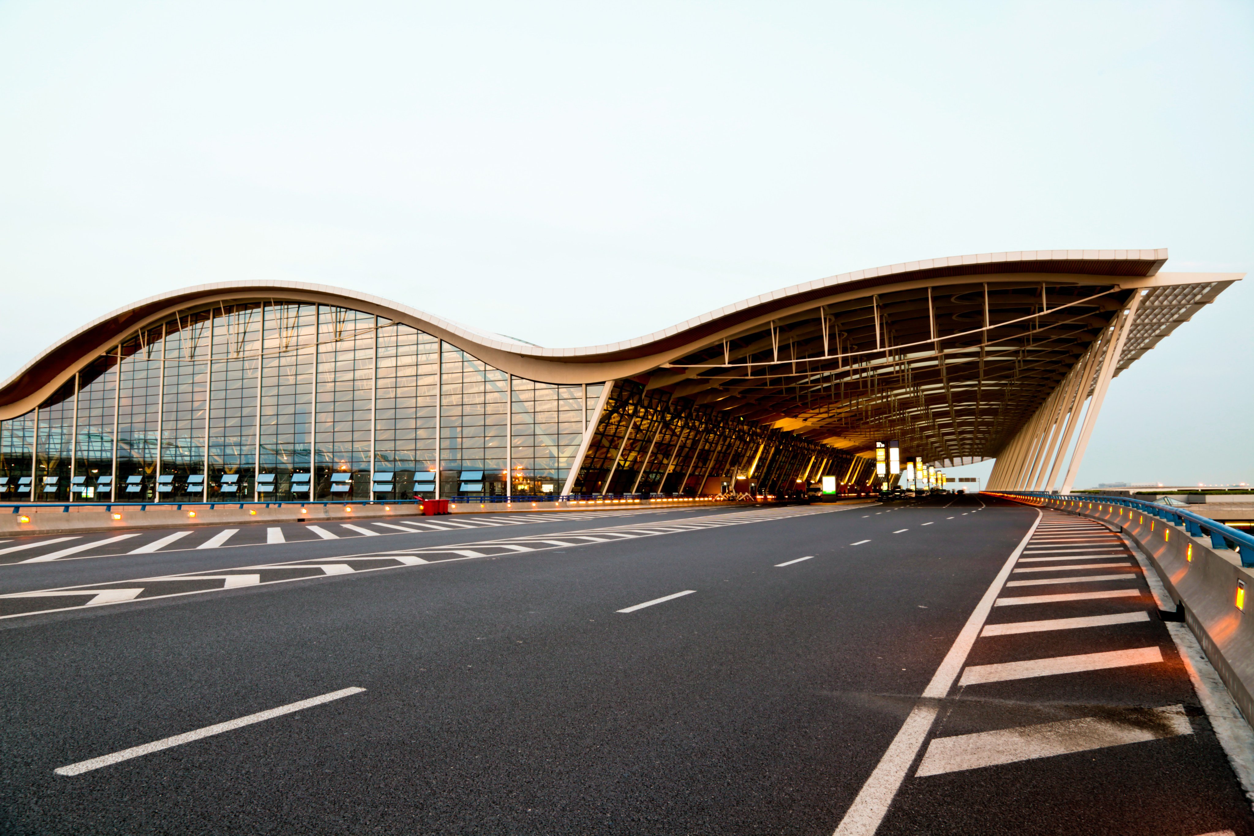 The accident happened as the coach was on the way to the Shanghai Pudong International Airport. Photo: Shutterstock 