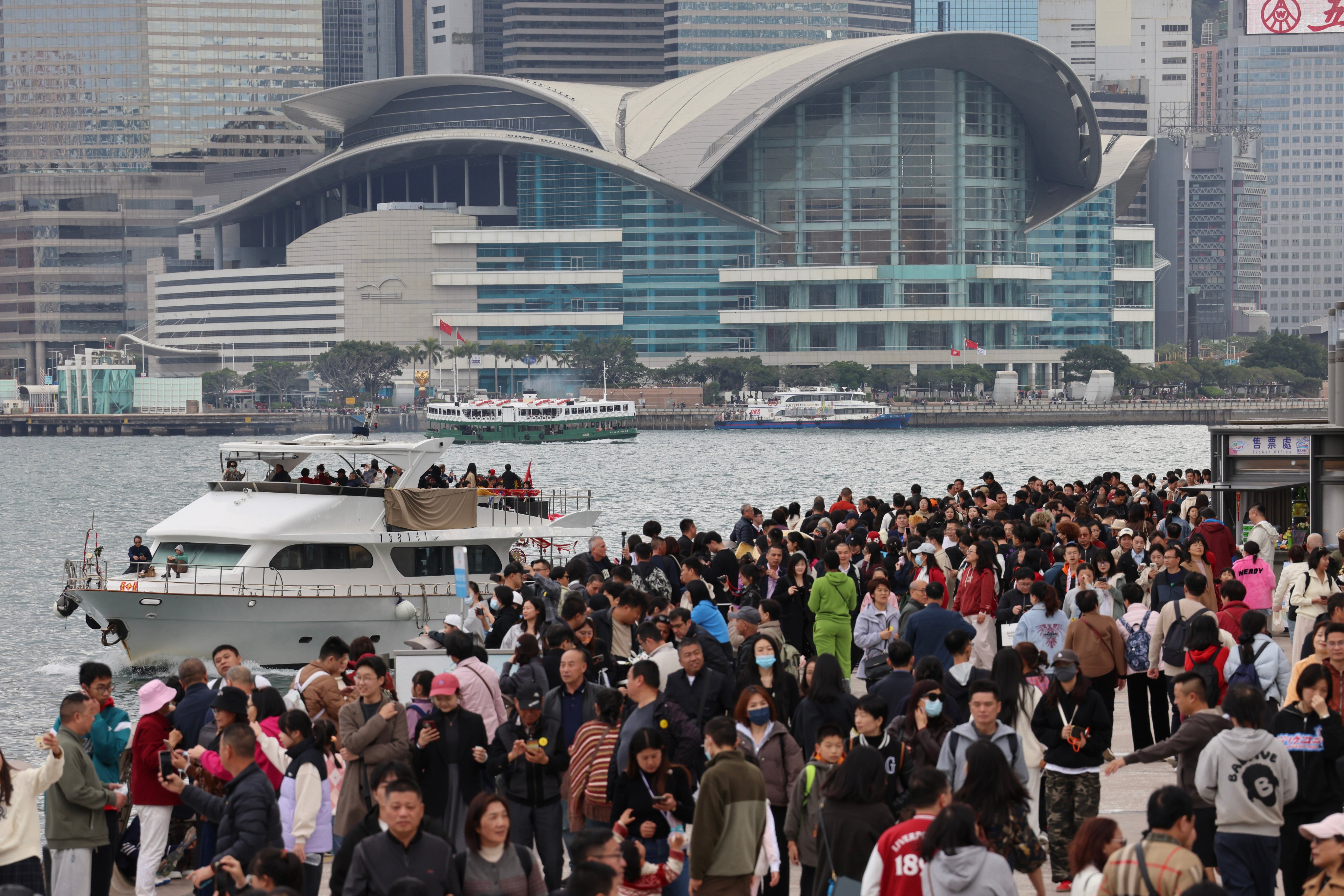 The Avenue of Stars in Tsim Sha Tsui is packed with tourists on Friday. Photo: Jelly Tse