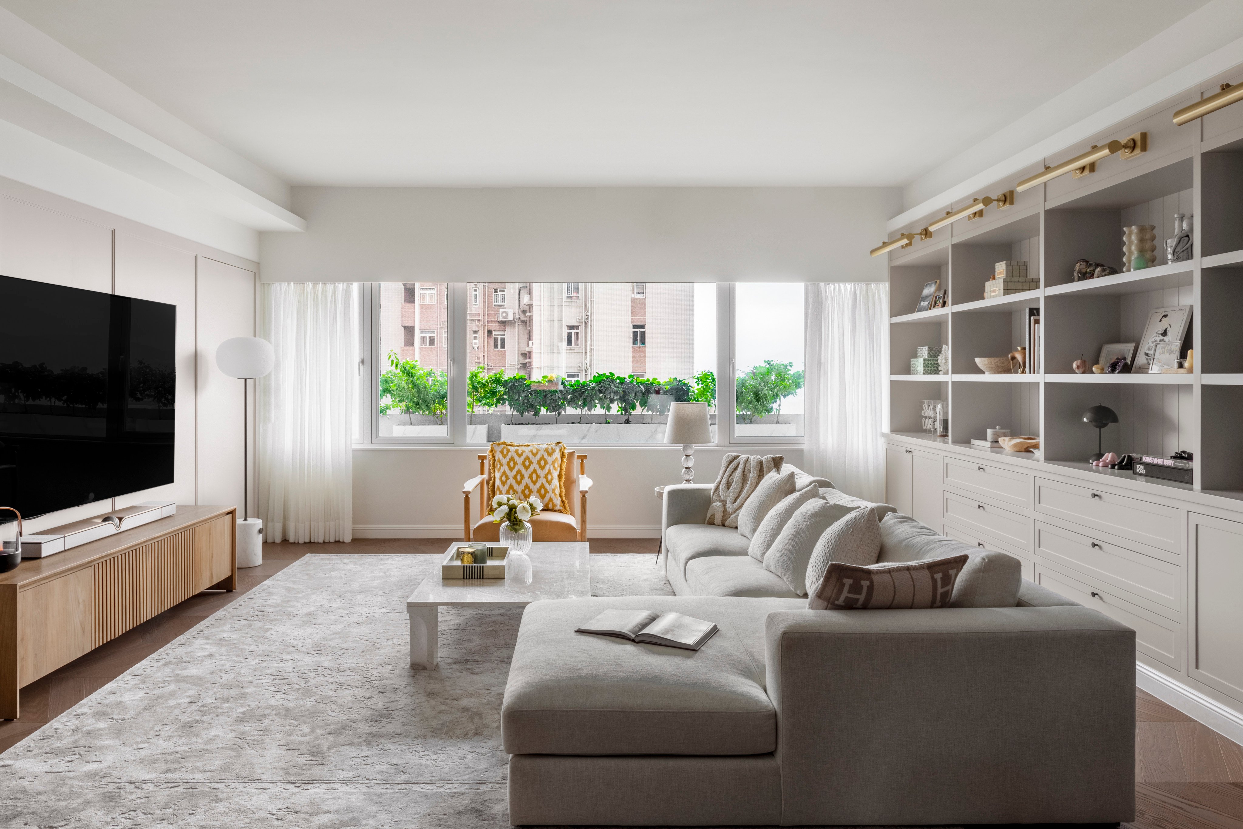 The modern-rustic Braemar Hill, Hong Kong, family flat designed by hoo is on point for many 2025 home interiors trends. Photo: hoo