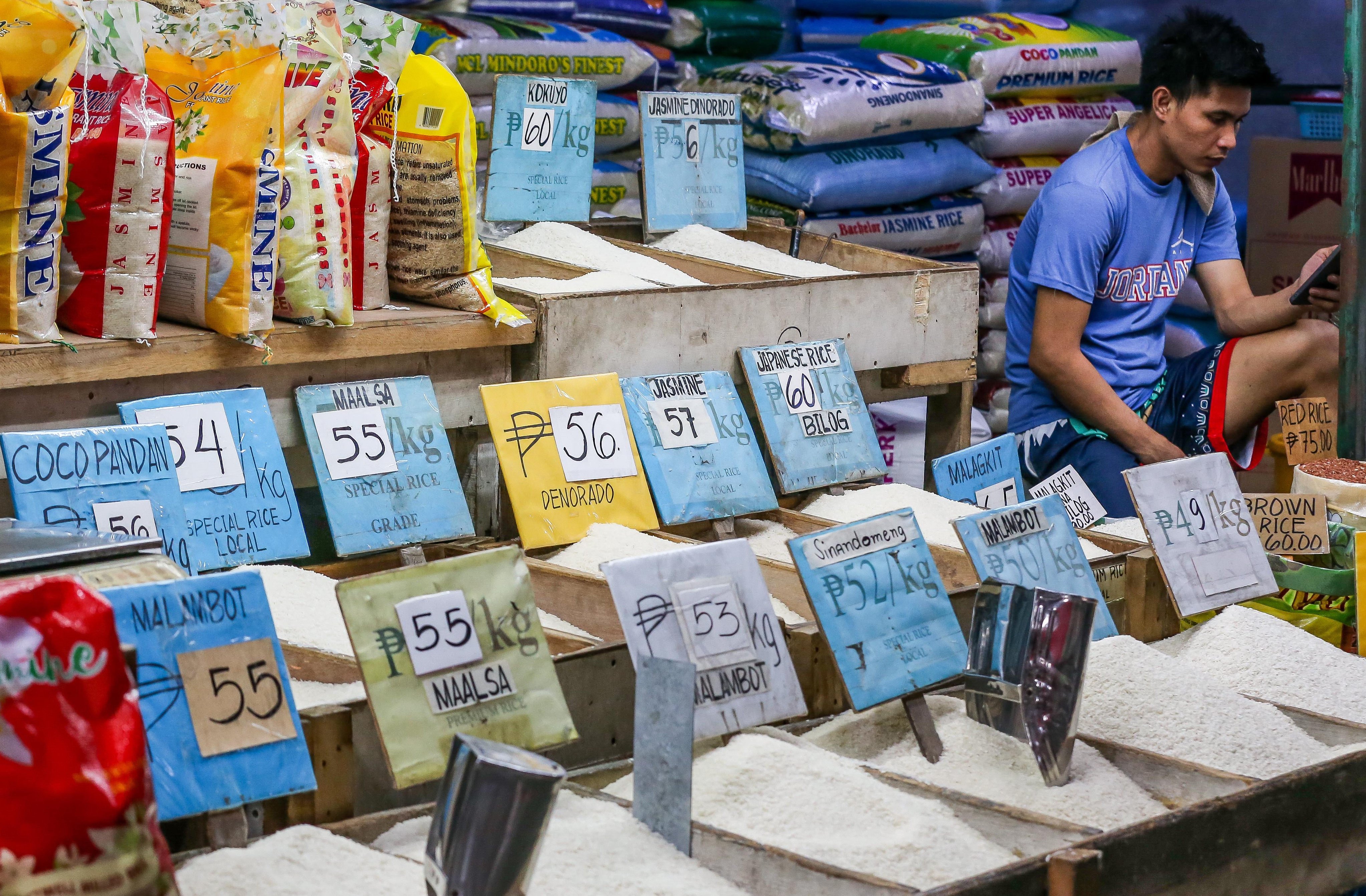 A vendor sells rice at a market in Quezon City, the Philippines, in 2023. Photo: Xinua