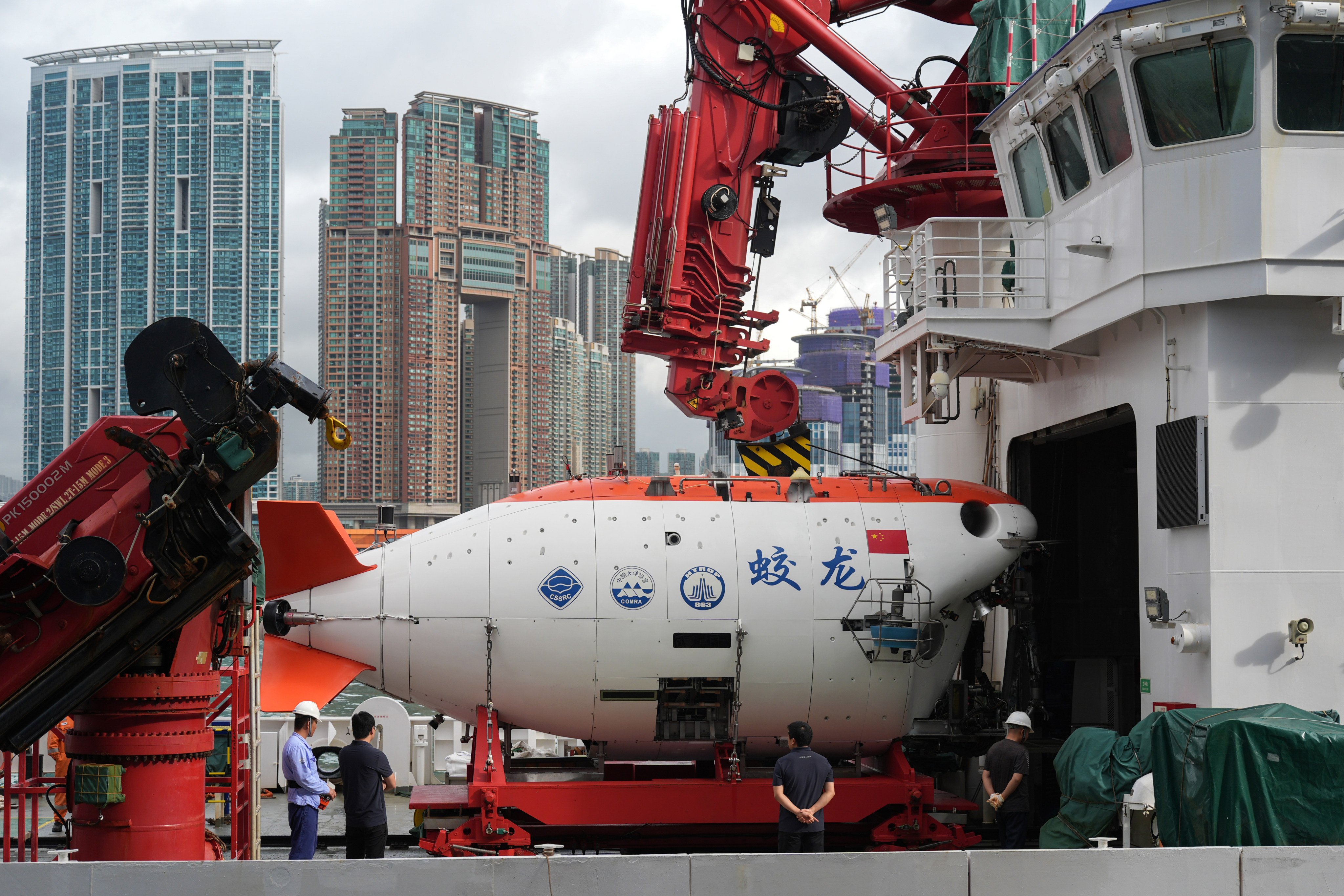 Shenhai Yihao, the mother ship of Jiaolong, made a port of call in Hong Kong last September after a deep-sea expedition in the western Pacific. Photo: Eugene Lee