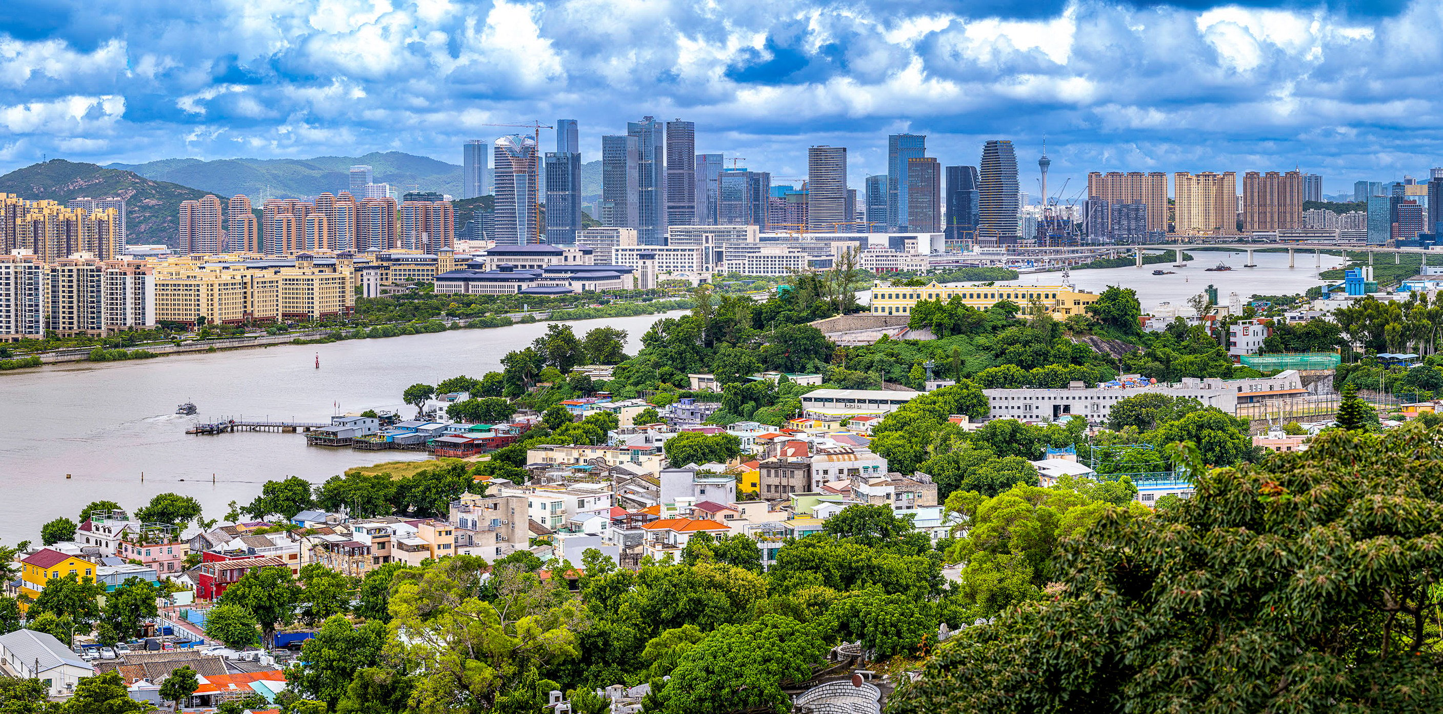 The Guangzhou skyline. Hong Kong’s consumer watchdog has launched a new portal for property in 11 bay area cities. Photo: Xinhua