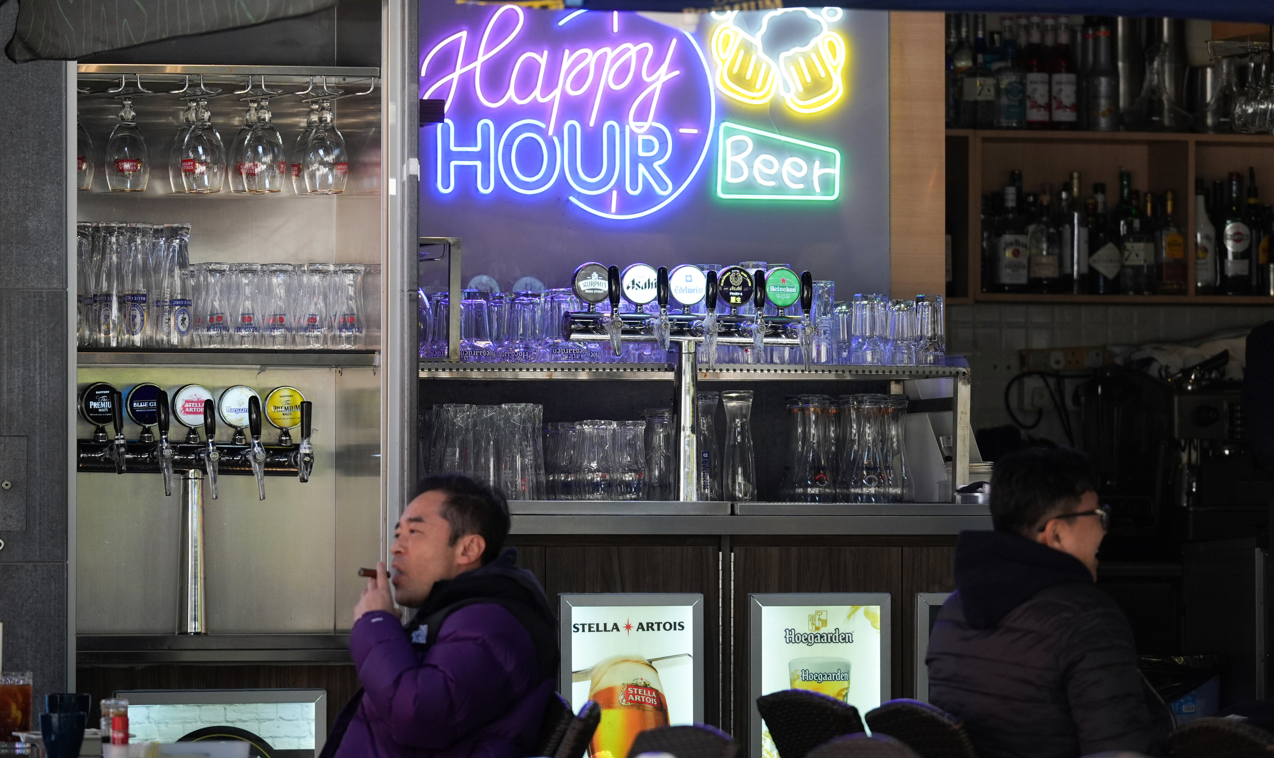 A bar in Tsim Sha Tsui East. Pub patronage could drop if a proposed ban flavoured tobacco product is implemented. Photo: Eugene Lee