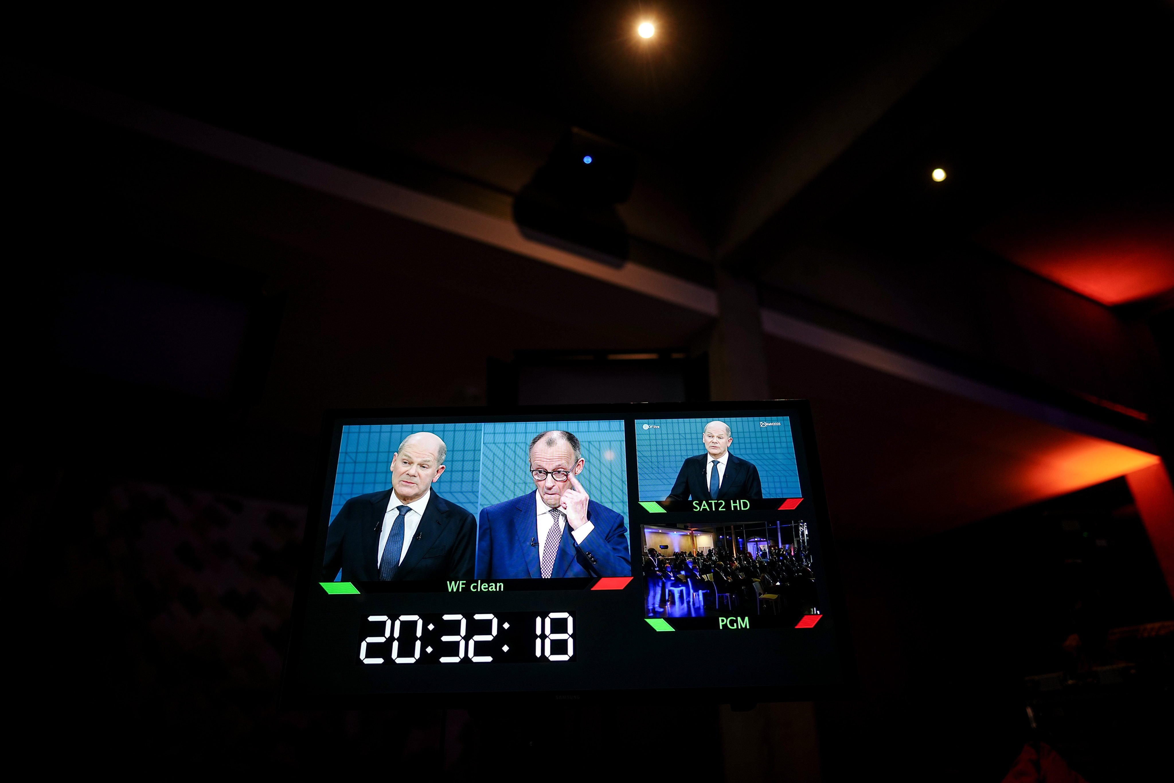 German Chancellor Olaf Scholz and his conservative challenger Friedrich Merz on Sunday. Photo: dpa