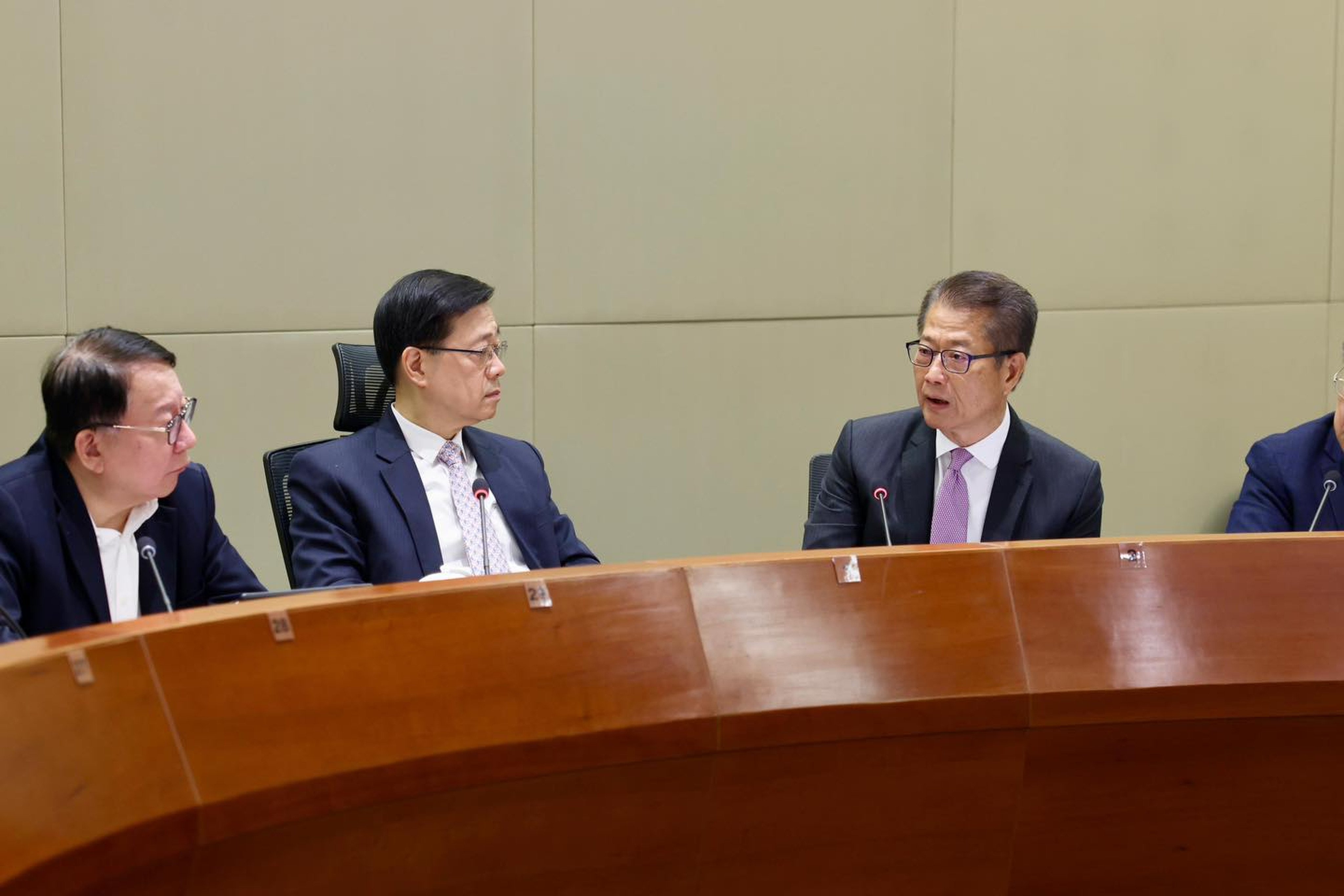 Chief Executive John Lee meets with his senior officials on Thursday morning. Photo: Facebook/John Lee