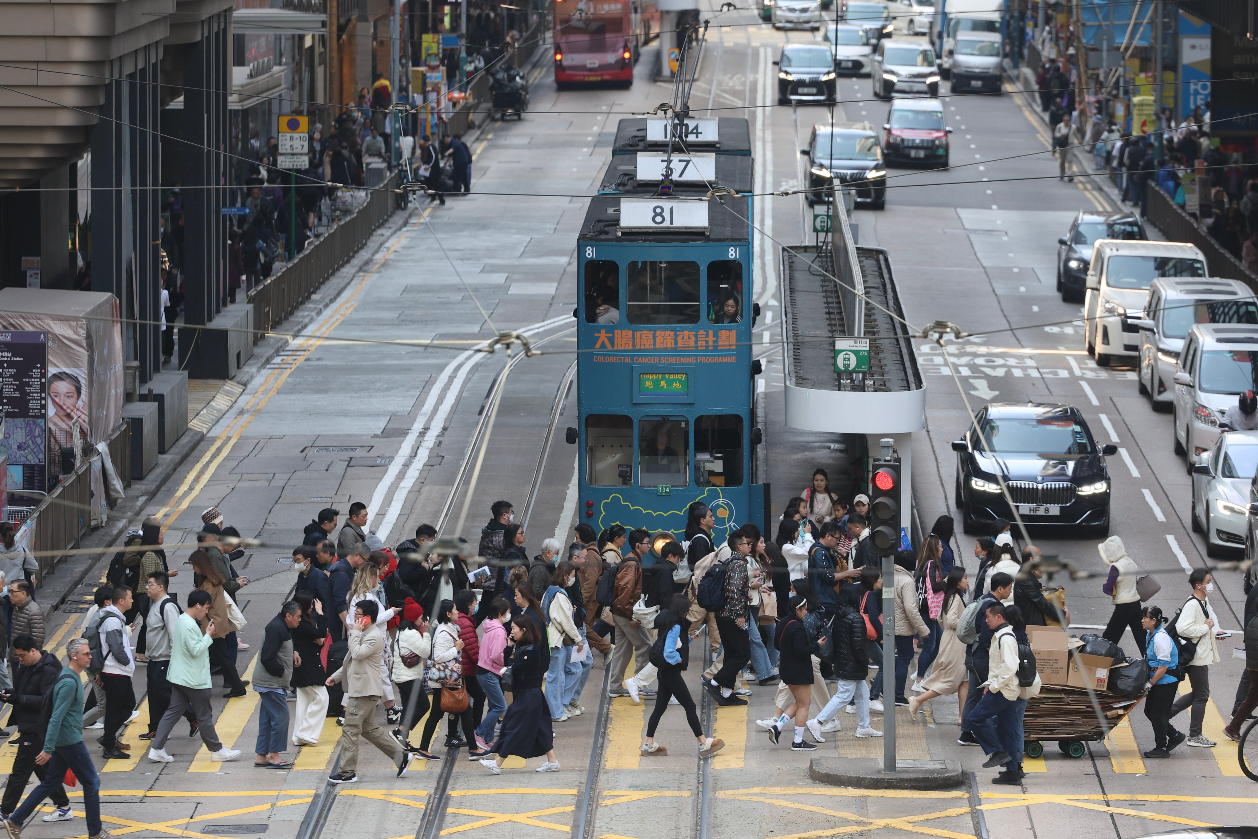 Higher cost of living is forcing more residents in Hong Kong to consider retiring in mainland China. Photo: Edmond So